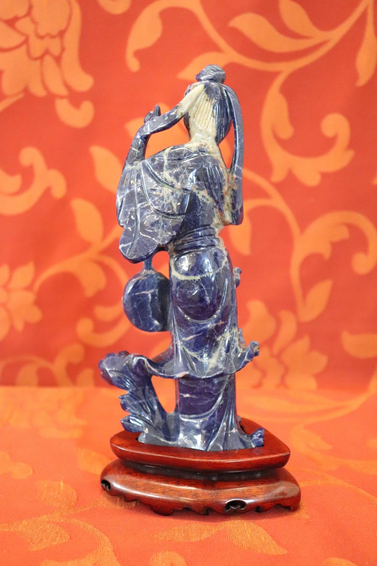 20th Century Chinese Sculpture in Lapis Lazuli Geisha Figure In Good Condition In Casale Monferrato, IT