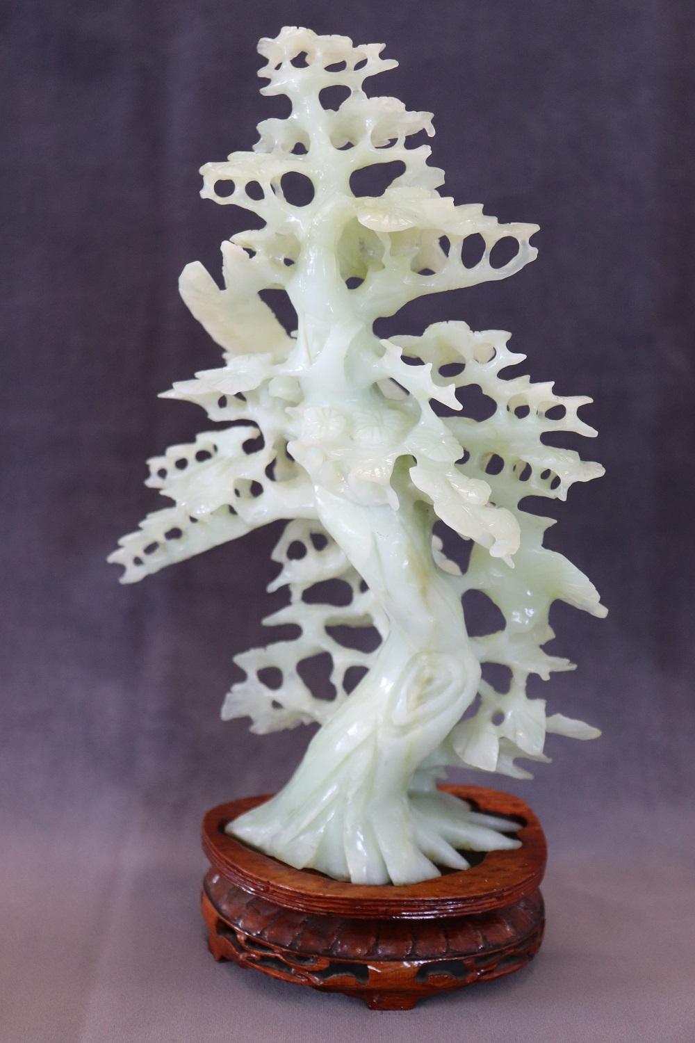 20th Century Chinese Sculpture, Tree with Birds in Carved Jade For Sale 4