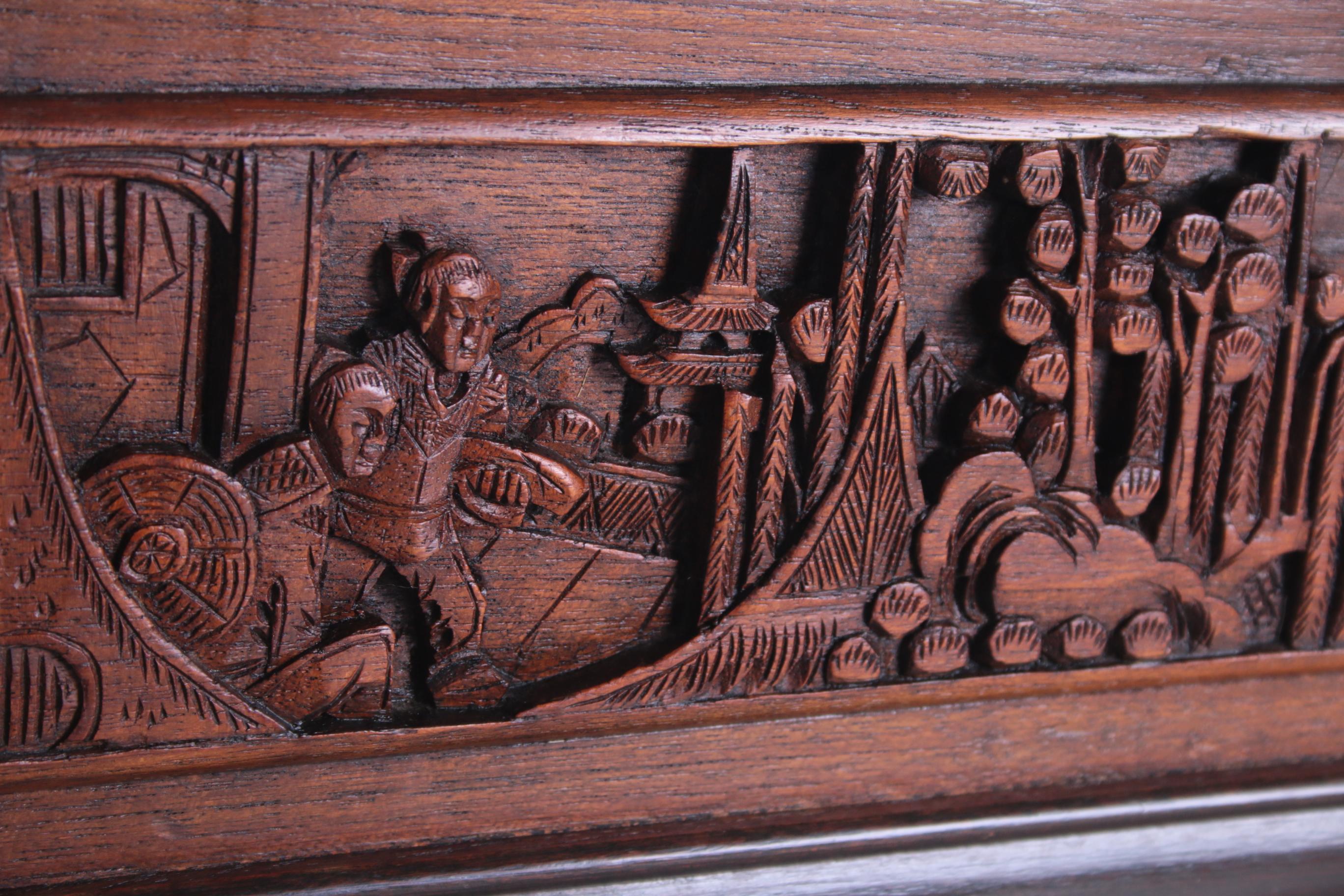 20th Century Chinese Wooden Bedside Tables with Beautiful Hand Carving In Good Condition In Oostrum-Venray, NL