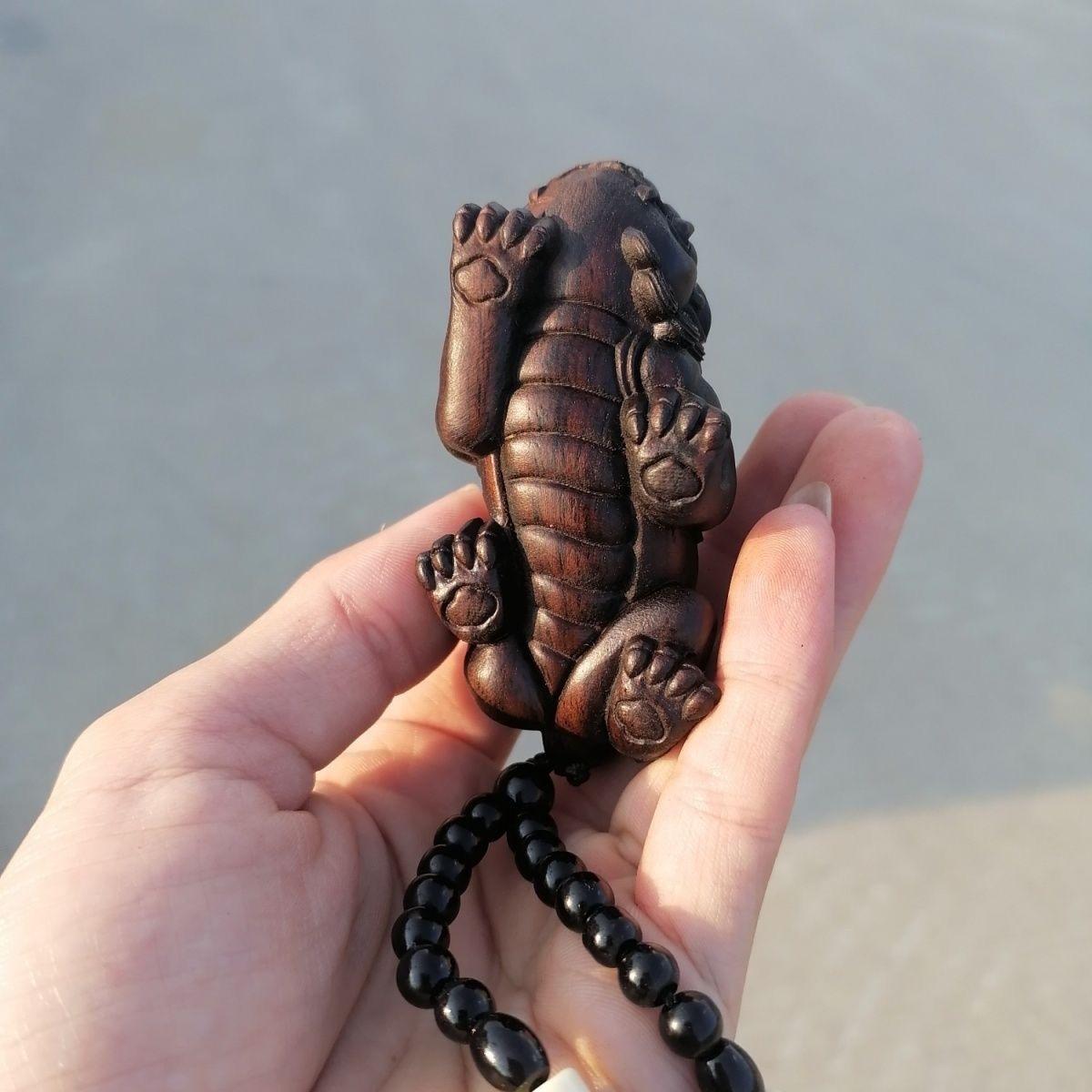 20th Century Chinese Wooden Carved Mighty Overlord Beast Pixiu Sculpture For Sale 1