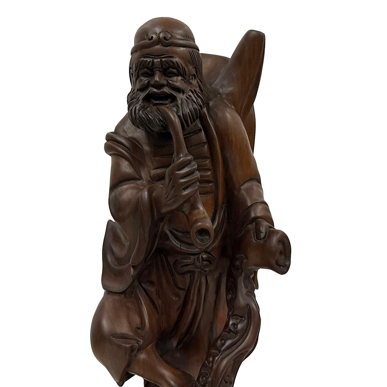 In vendita c'è un magnifico statuario cinese d'epoca in legno intagliato Tieguai Li. È tutto fatto e intagliato a mano in legno di bosso. Secondo la leggenda, dopo essere diventato immortale, Tieguai Li si specializzò in farmacologia e realizzò un