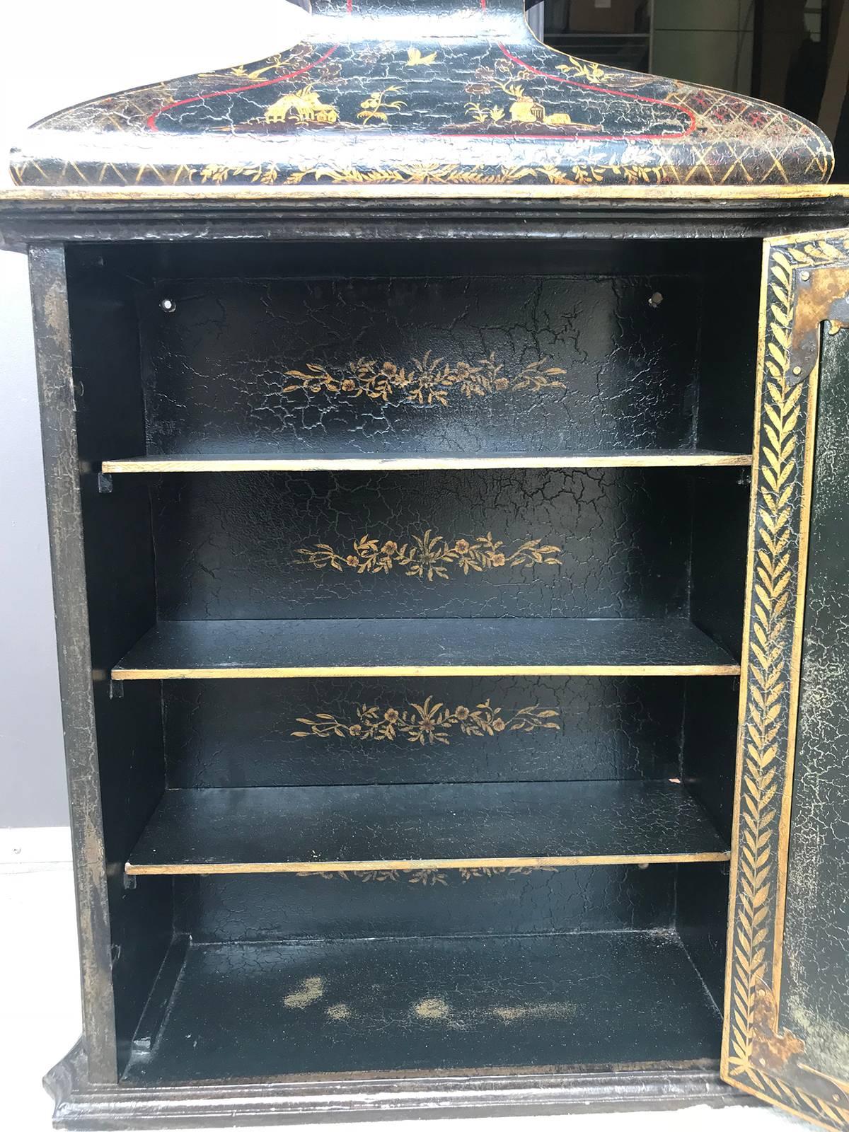 20th Century Chinoiserie  Mirror Cabinet with One Door 10