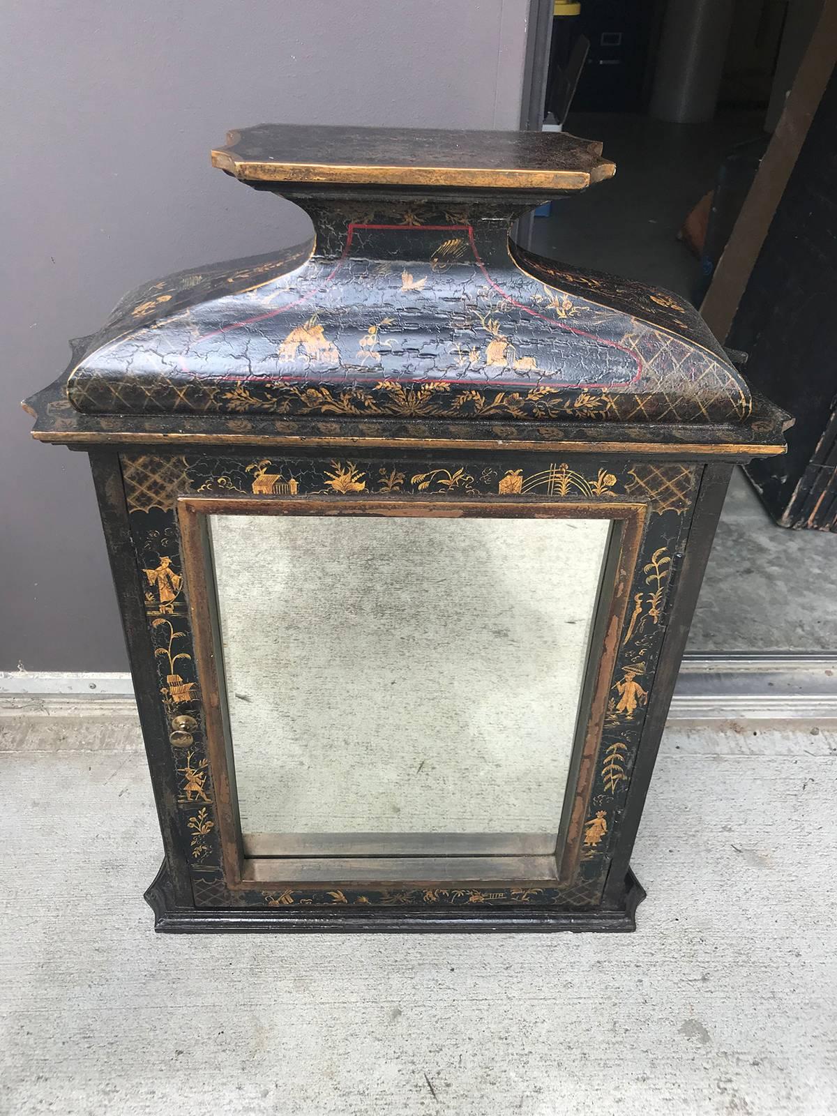 20th Century Chinoiserie  Mirror Cabinet with One Door 2