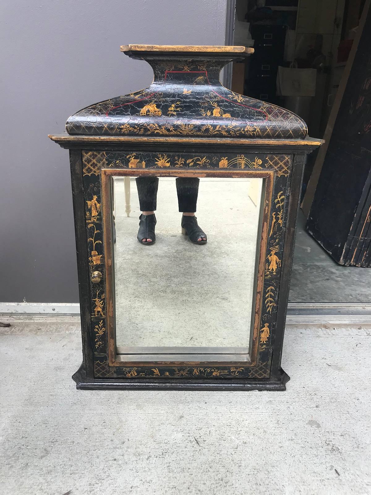 20th Century Chinoiserie  Mirror Cabinet with One Door 3