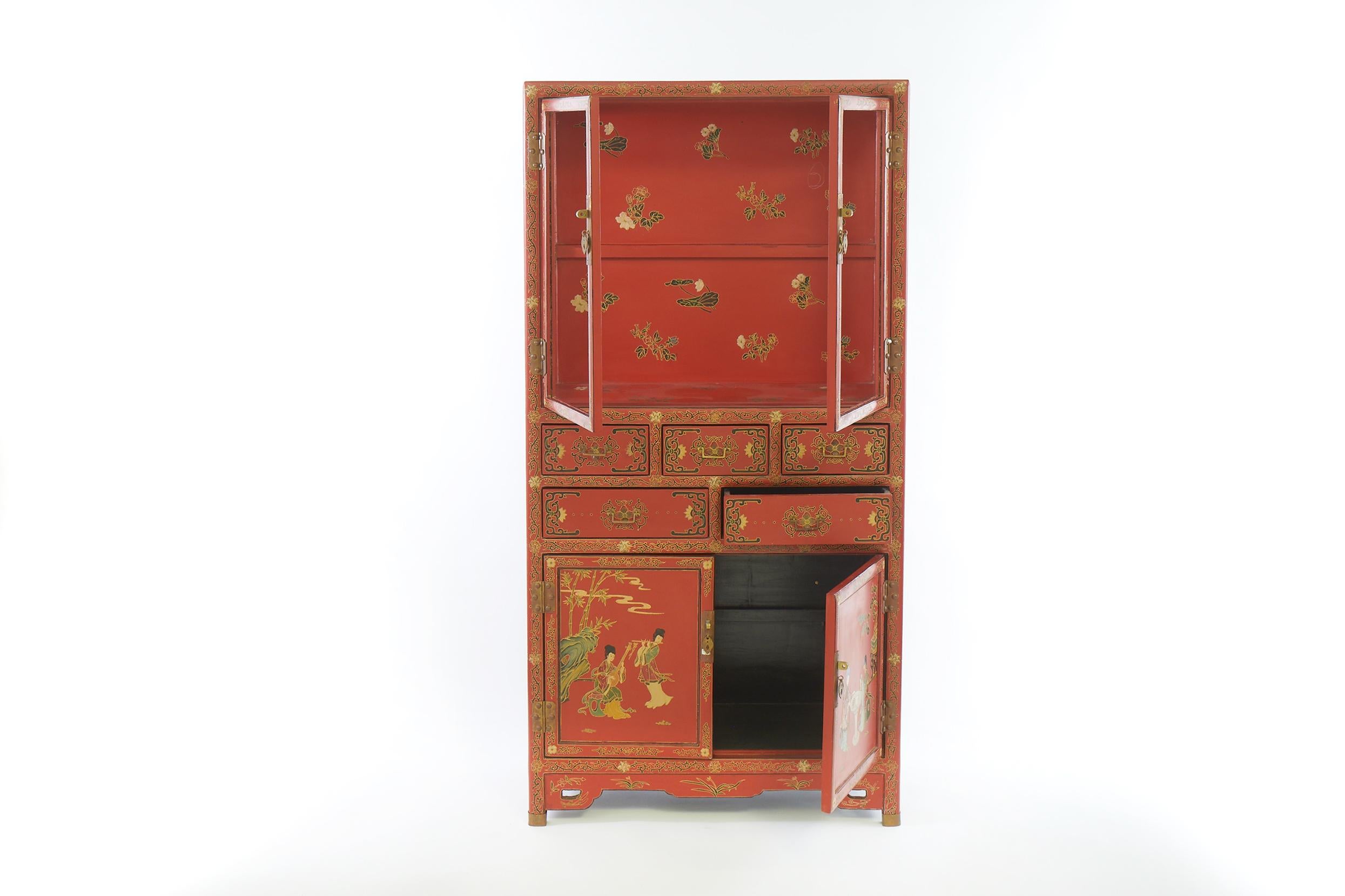 European 20th Century Chinoiserie Decorated Cabinet For Sale