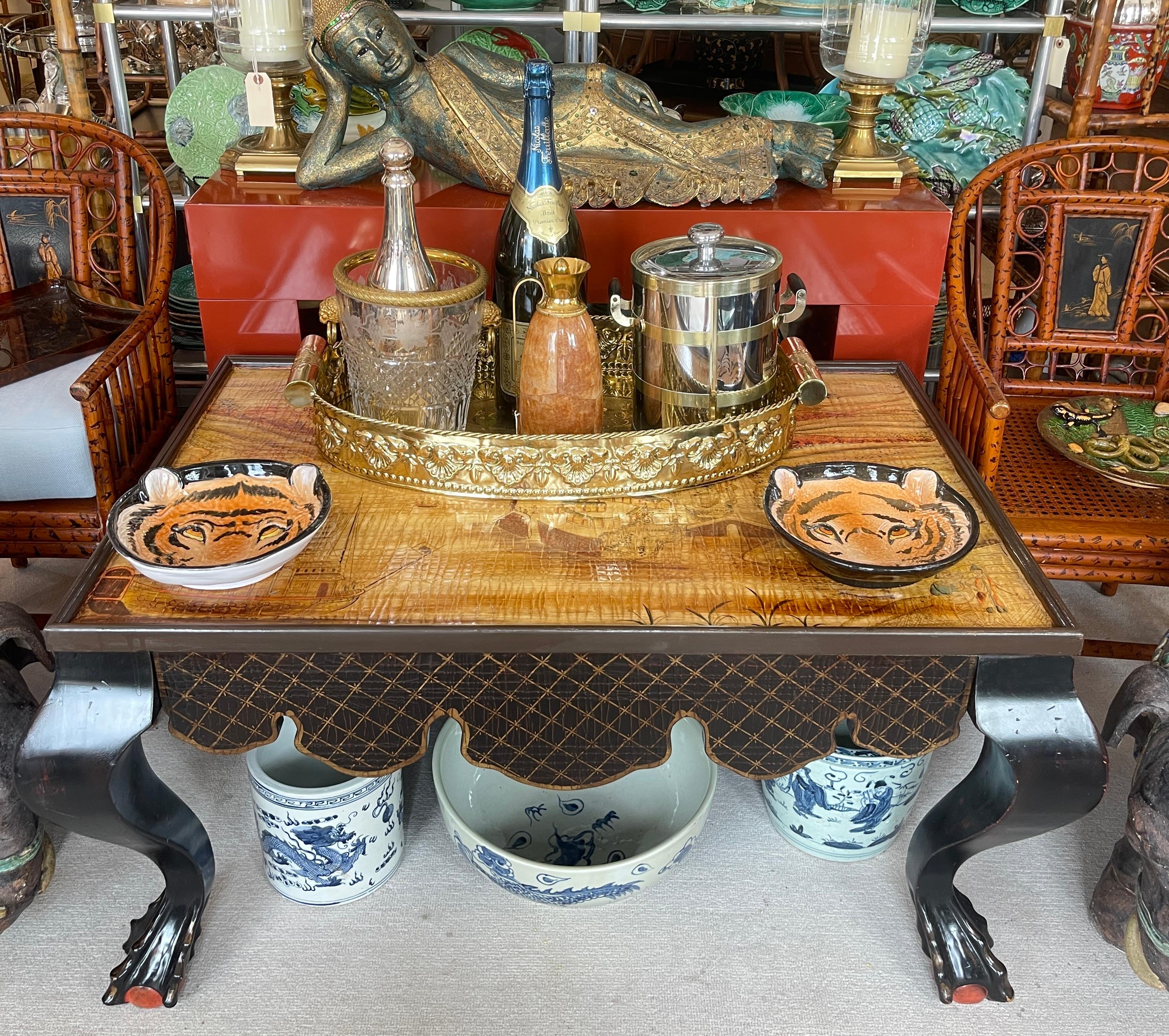 20ème siècle. Table Cocktail Tables laquées Chinoiserie, pieds Ball and Claw en vente 8