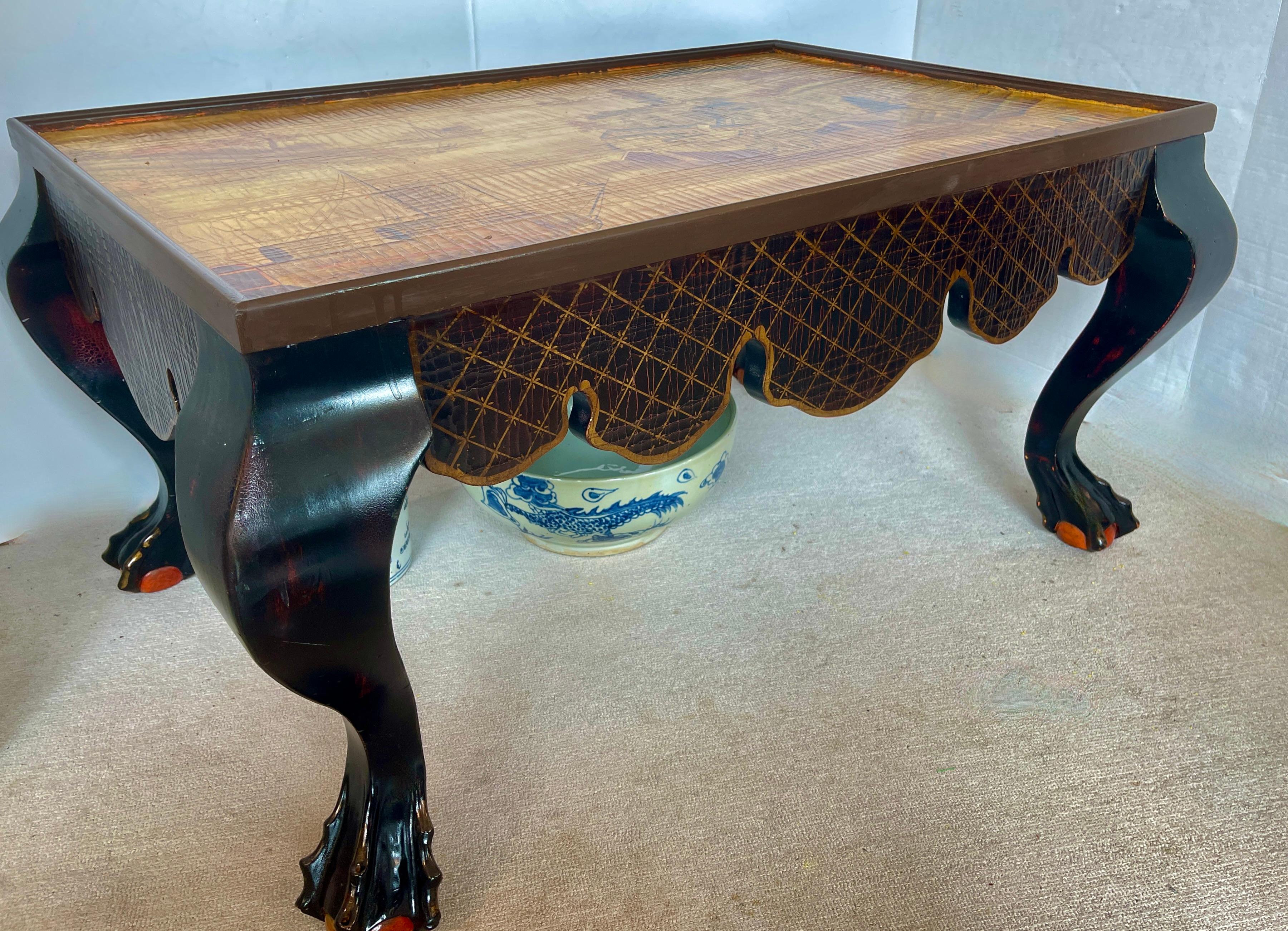 Fait main 20ème siècle. Table Cocktail Tables laquées Chinoiserie, pieds Ball and Claw en vente