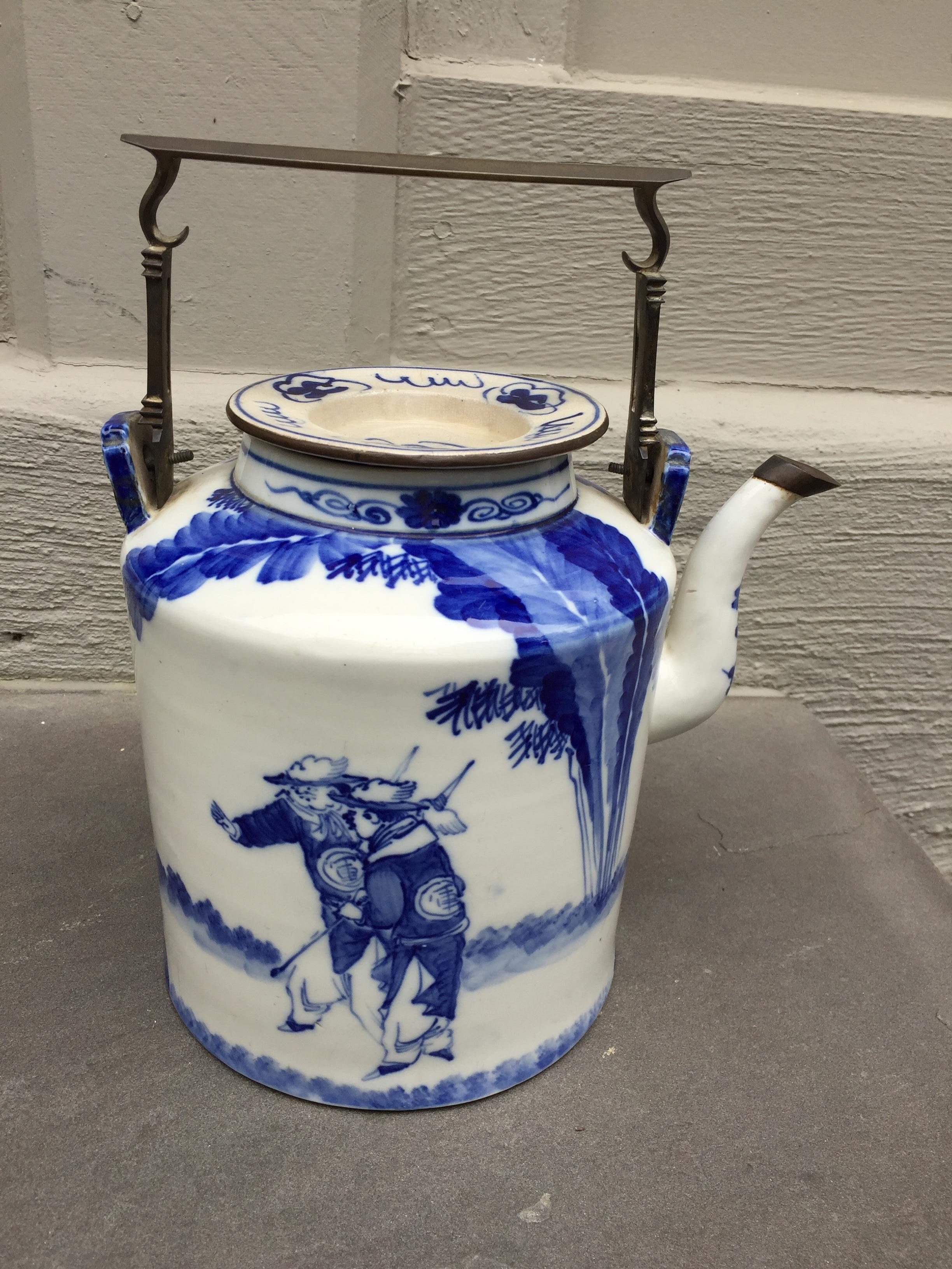 Chinese Chinoiserie 20th Century  teapot Brass Handle and Brass Trim For Sale