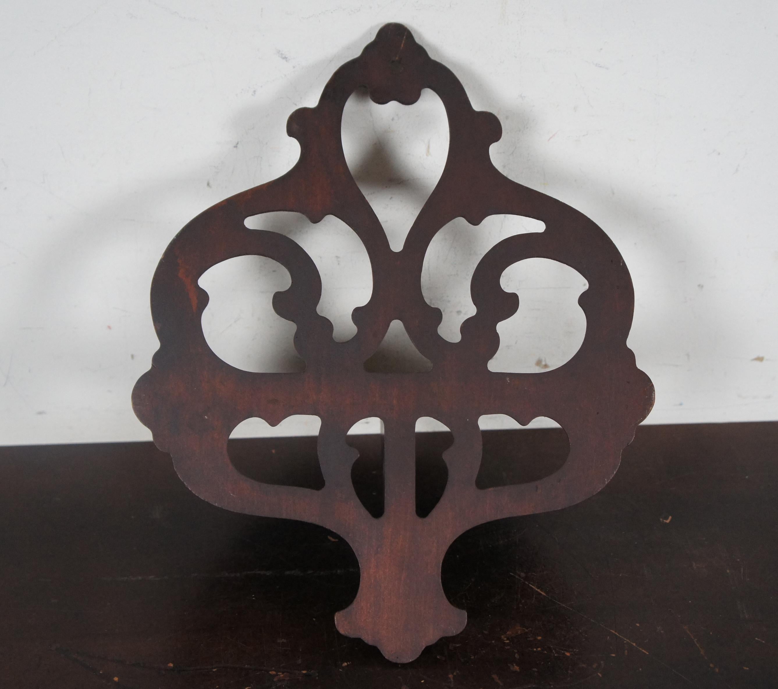 20th Century Chippendale Carved Mahogany Demilune Wall Shelf Sconce 4