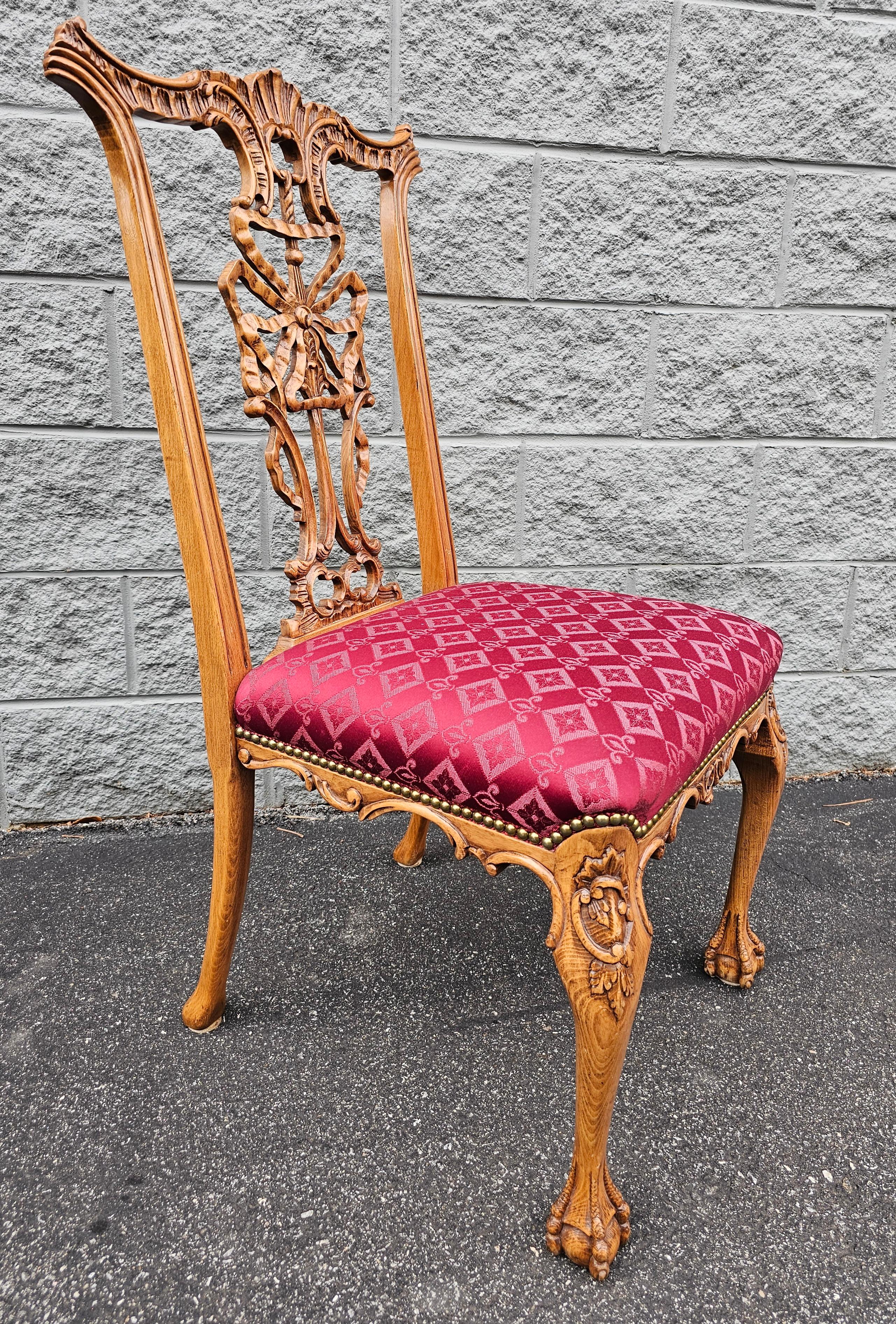 20th Century Chippendale Style Varnished Carved Pine Ribbon-Back Side Chair For Sale 1