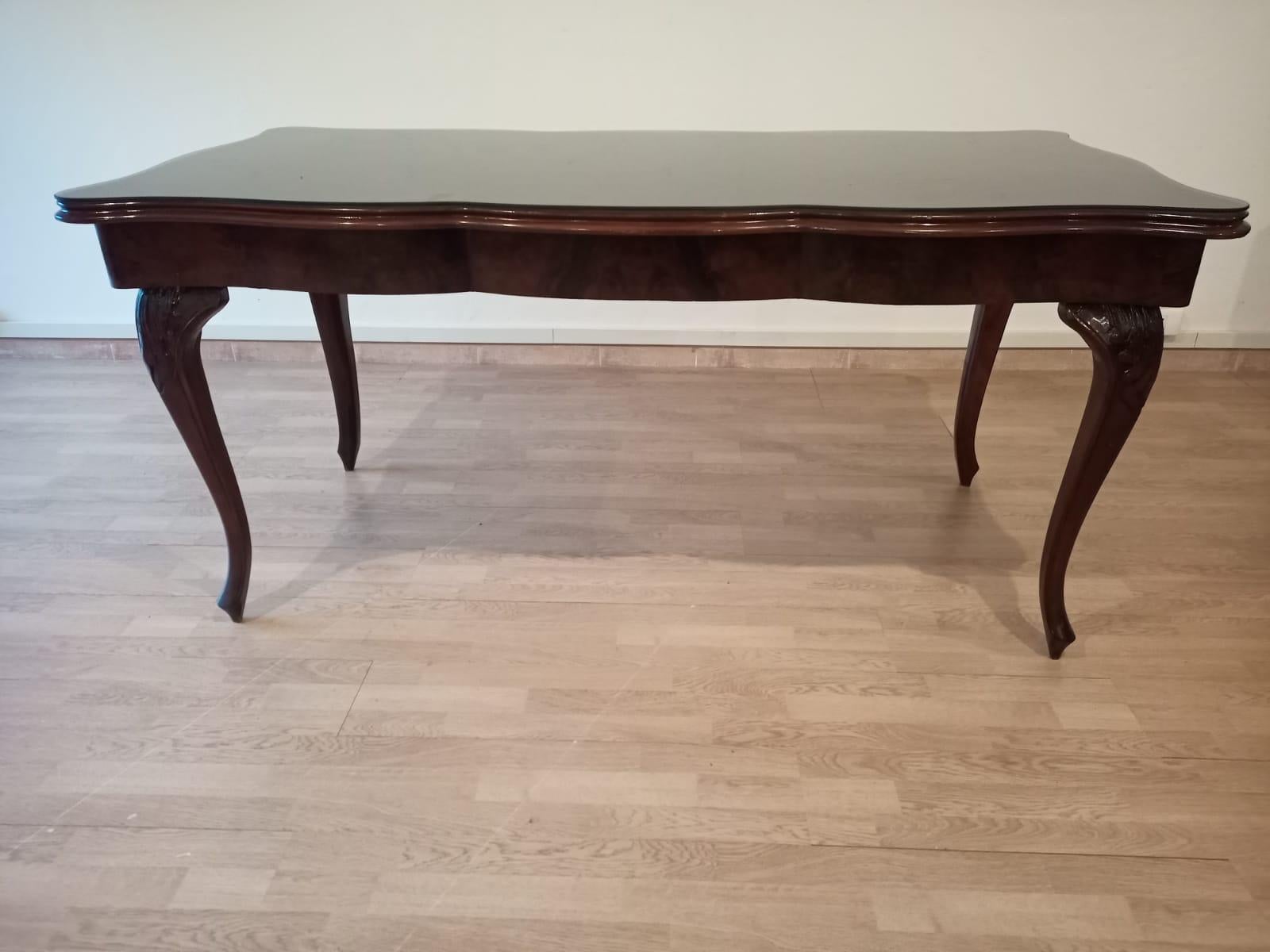20th Century Chippendale Table Smoked Tempered Glass Walnut Top In Excellent Condition For Sale In Sant'Arsenio, Campania