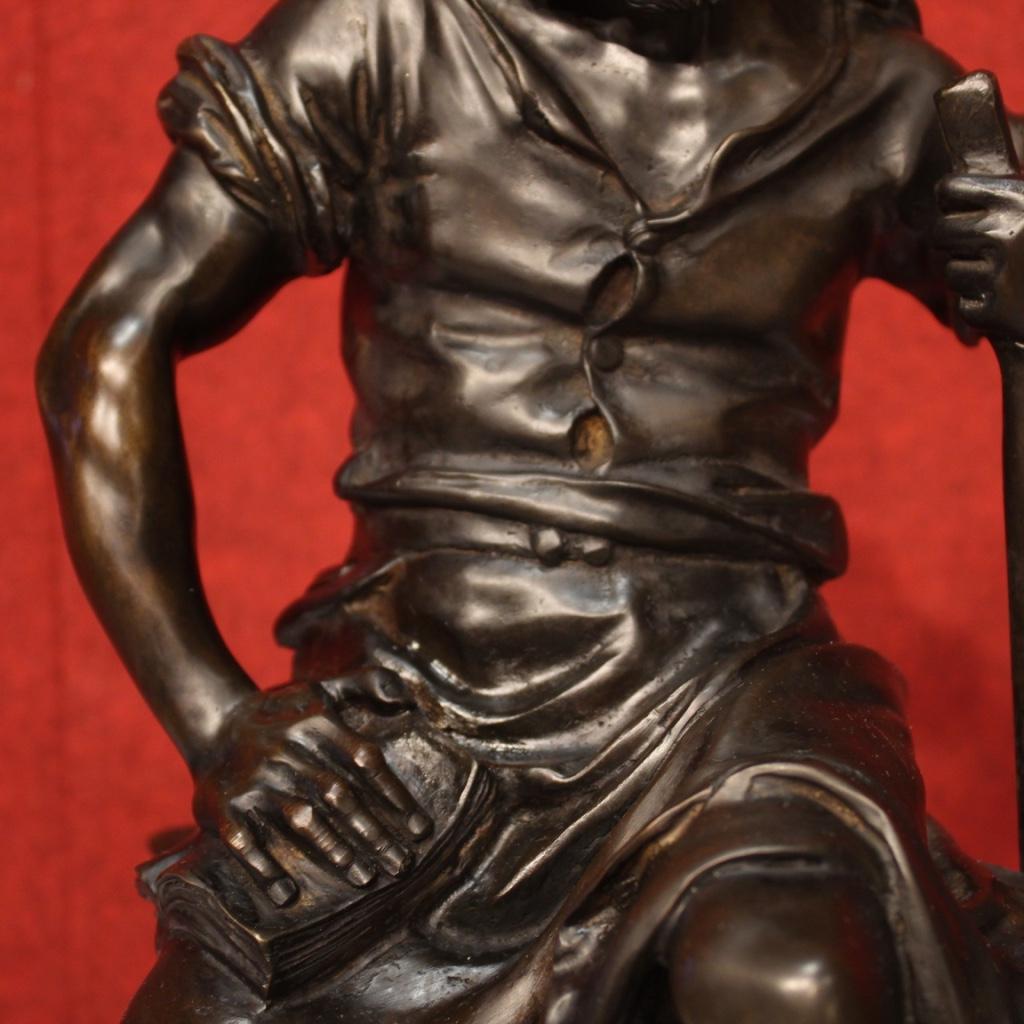 Sculpture d'orfèvre italienne du 20ème siècle en bronze ciselé et base en marbre, signée en vente 2