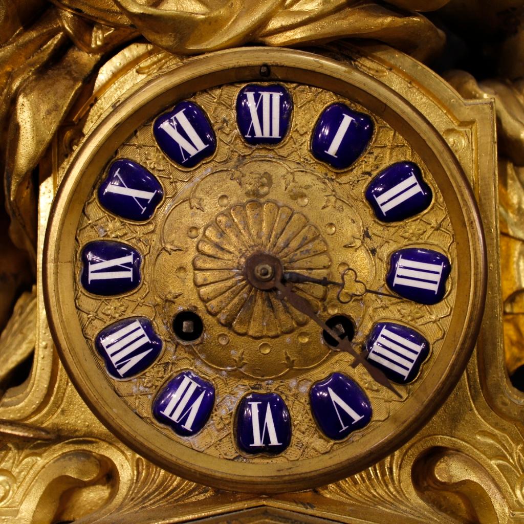 20th Century Chiselled and Gilt Antimony French Clock, 1920 For Sale 1