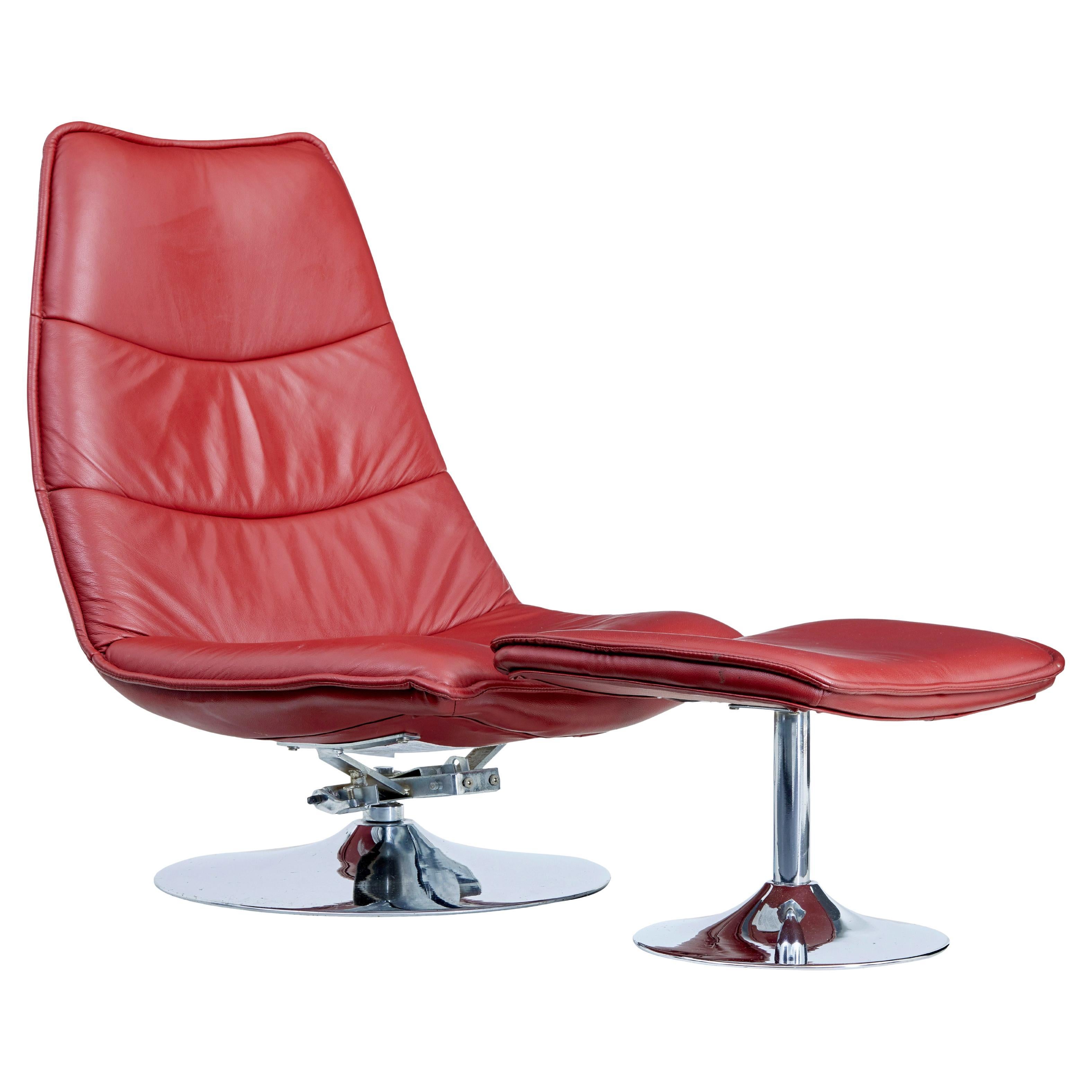 Stuhl aus Chrom und Leder des 20. Jahrhunderts mit Hocker im Angebot