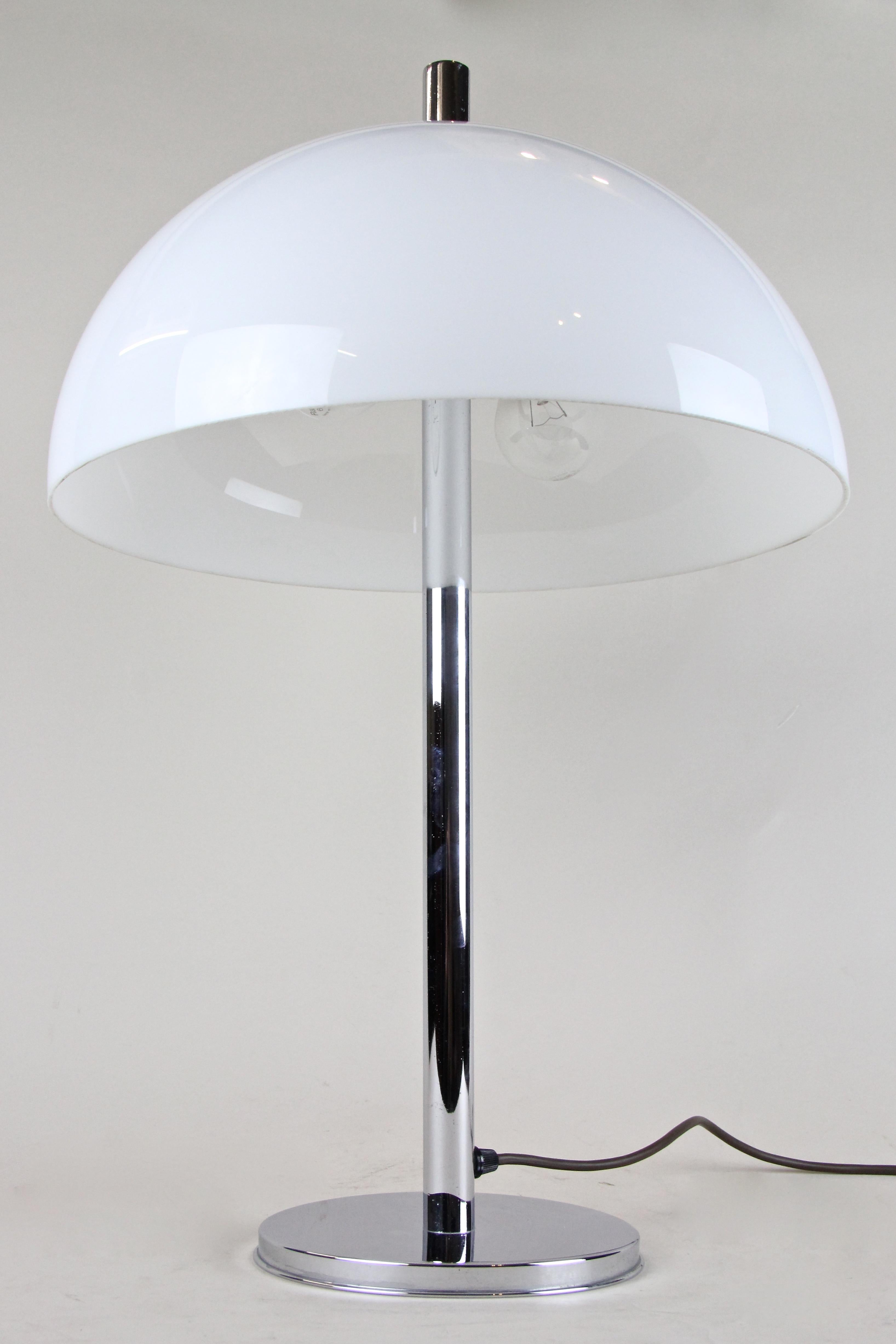 20th Century Chrome Table Lamp by Boyer Lightning, Vienna, circa 1970 In Good Condition In Lichtenberg, AT