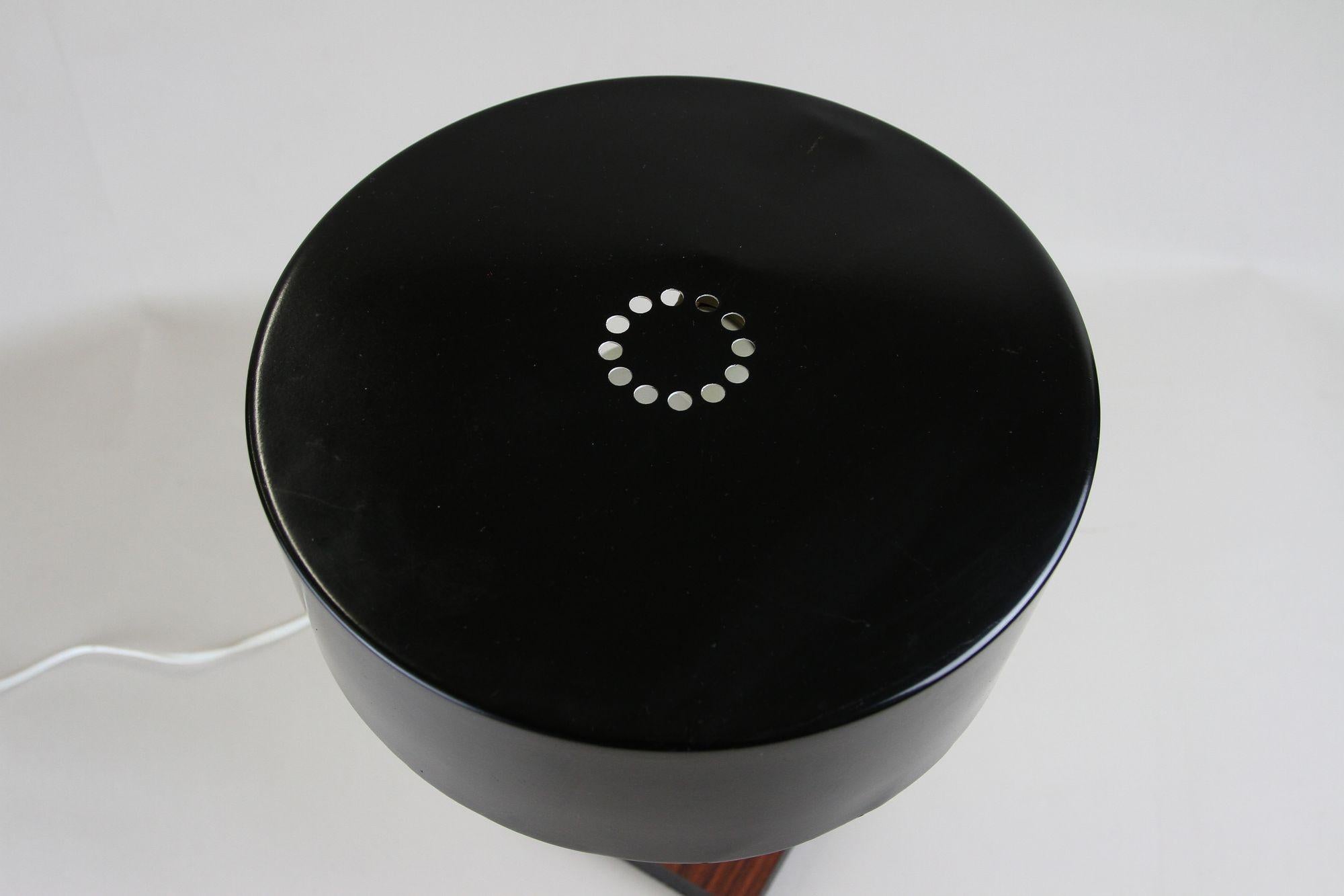 20th Century Chromed Table Lamp With Black Metal Lamp Shade, AT circa 1950 For Sale 10