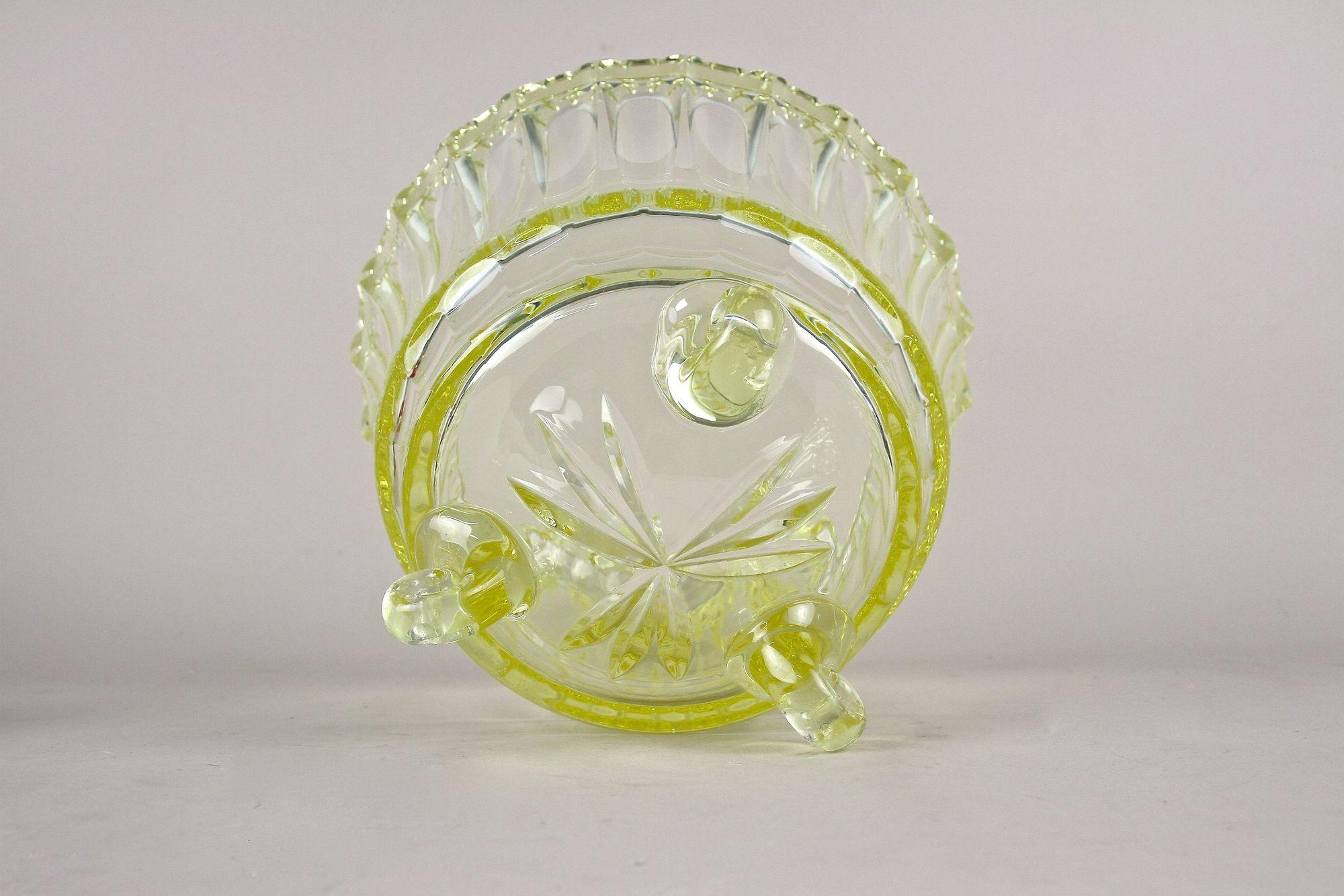Service à punch en cristal Art Déco jaune citron du 20e siècle, Bohemia vers 1920 en vente 2