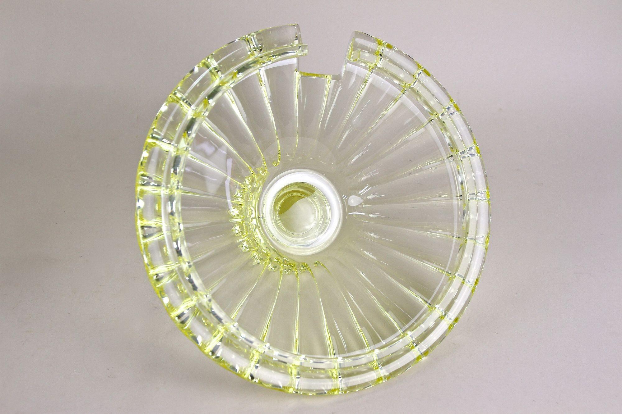 Service à punch en cristal Art Déco jaune citron du 20e siècle, Bohemia vers 1920 en vente 4