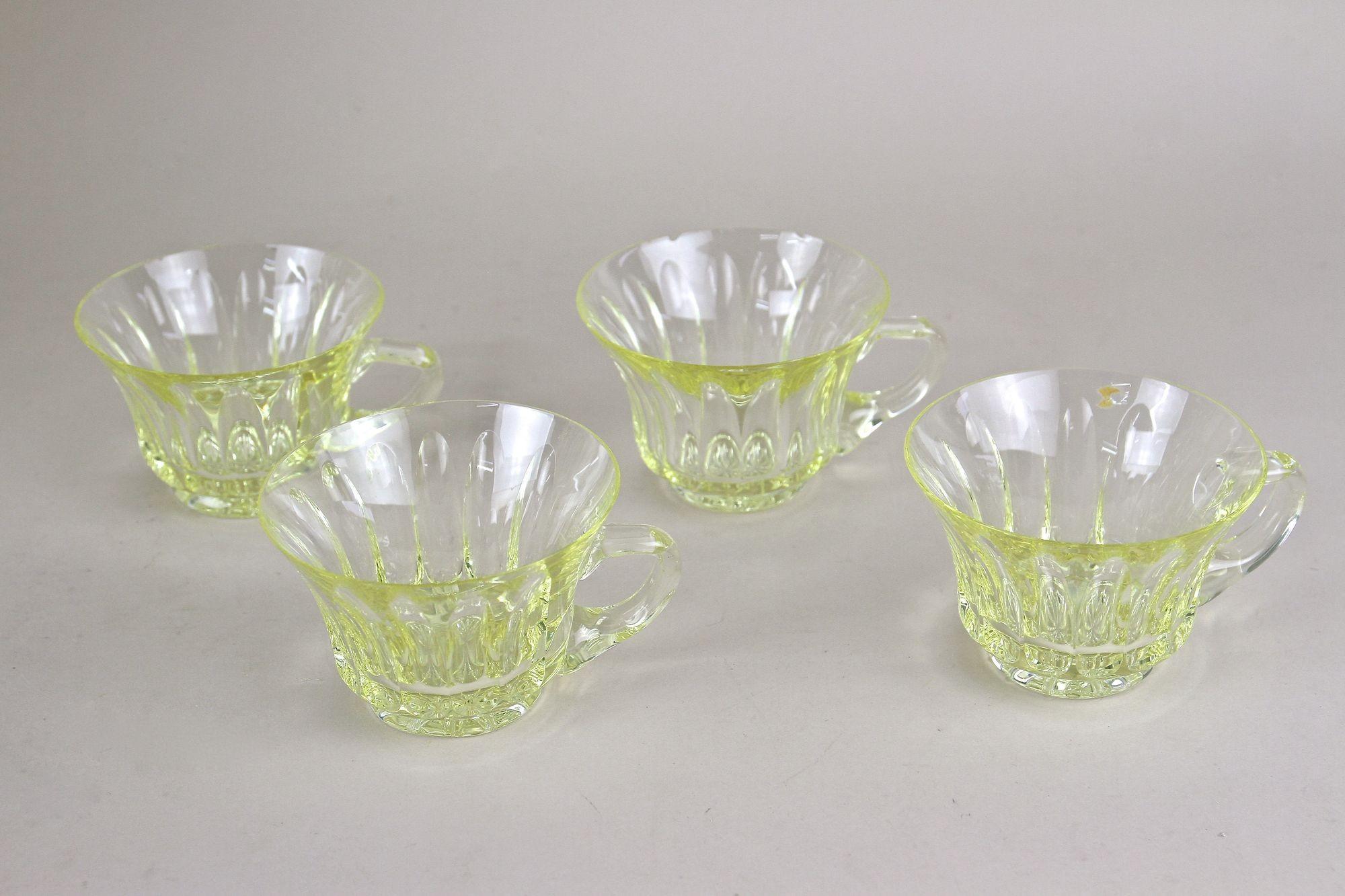 Service à punch en cristal Art Déco jaune citron du 20e siècle, Bohemia vers 1920 en vente 7