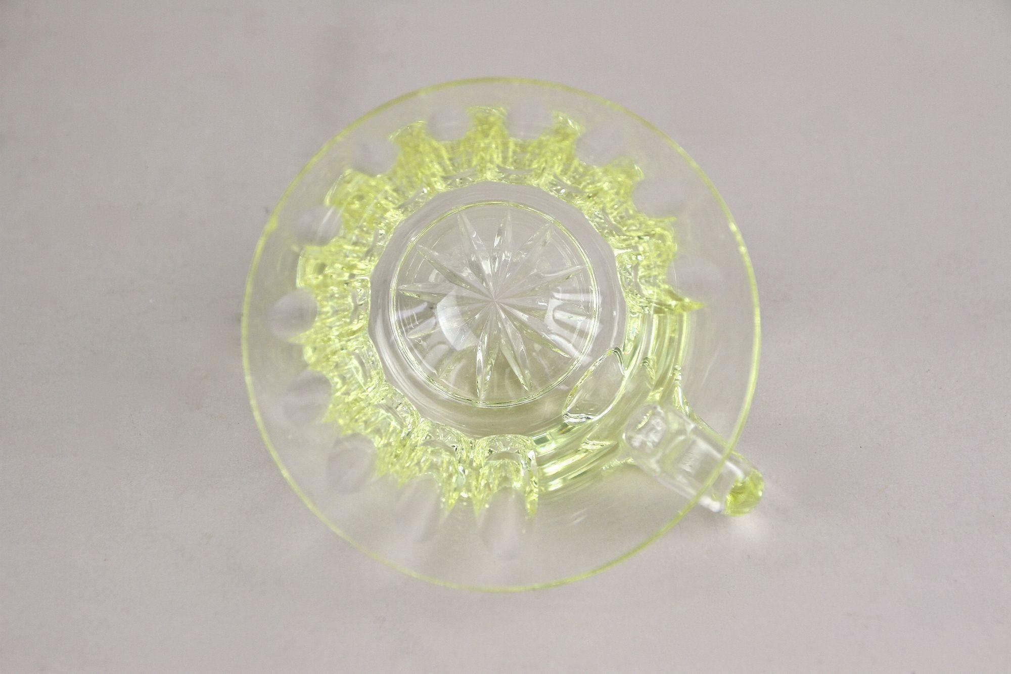 Service à punch en cristal Art Déco jaune citron du 20e siècle, Bohemia vers 1920 en vente 11