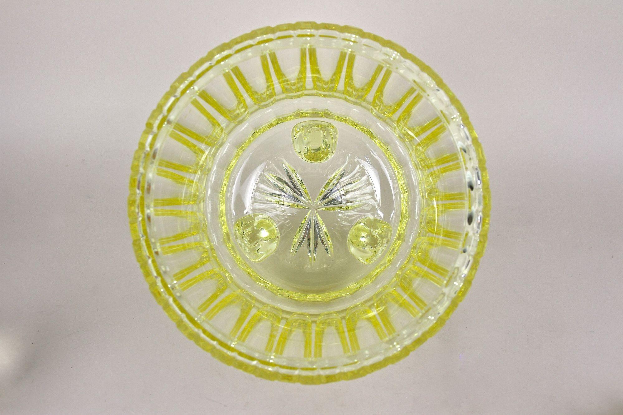 Service à punch en cristal Art Déco jaune citron du 20e siècle, Bohemia vers 1920 en vente 1