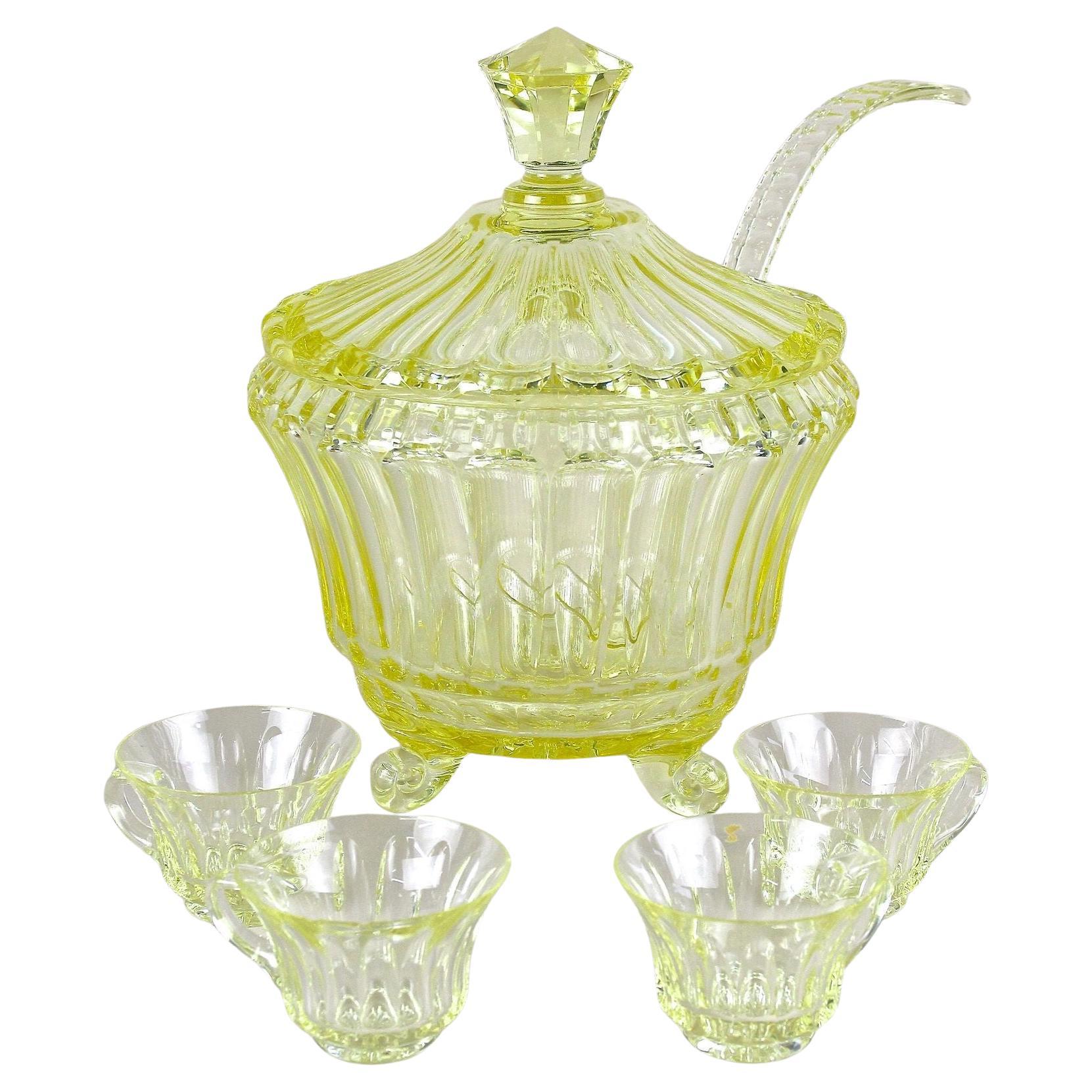 Servicio de Ponchera de Cristal Art Decó Amarillo Cítrico del Siglo XX, Bohemia ca. 1920