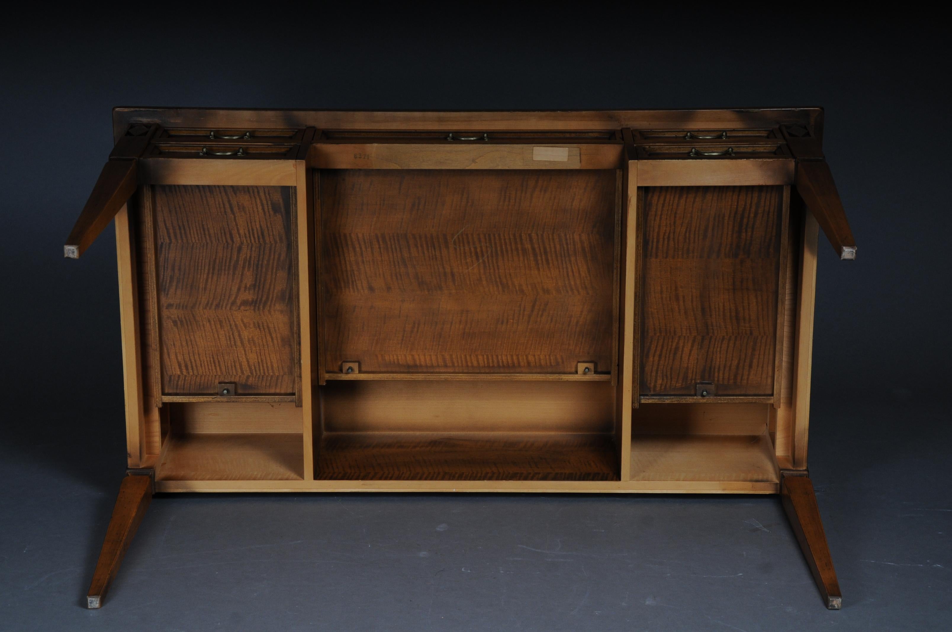 20th Century Classic Desk in the Style of Classicism 10
