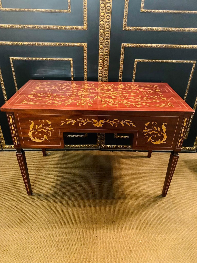 20th Century Classic Desk in the antique Style of Classicism with Inlays  4