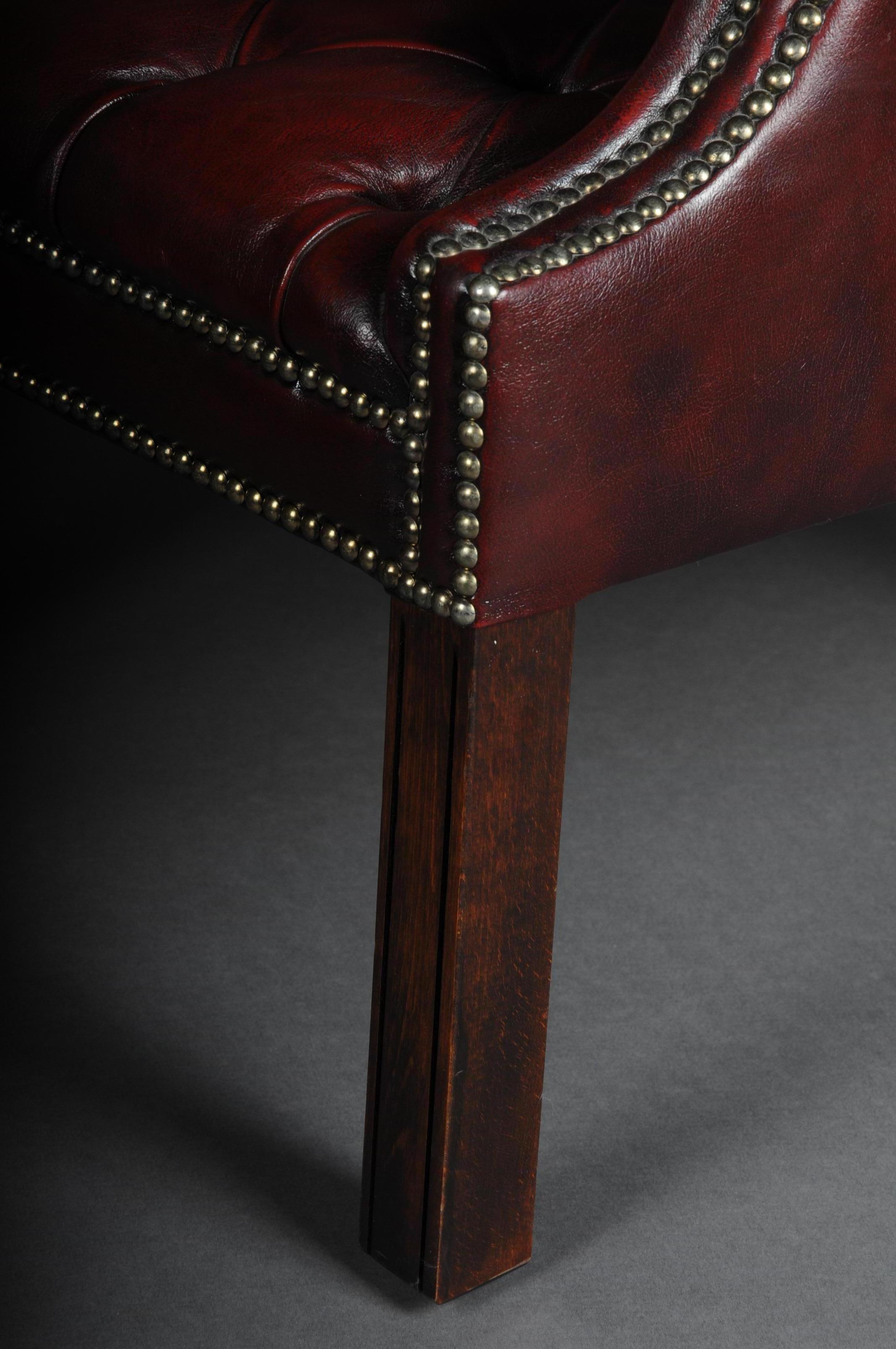 20e siècle Classic Chesterfield anglais, chaise à dossier en cuir en vente 3