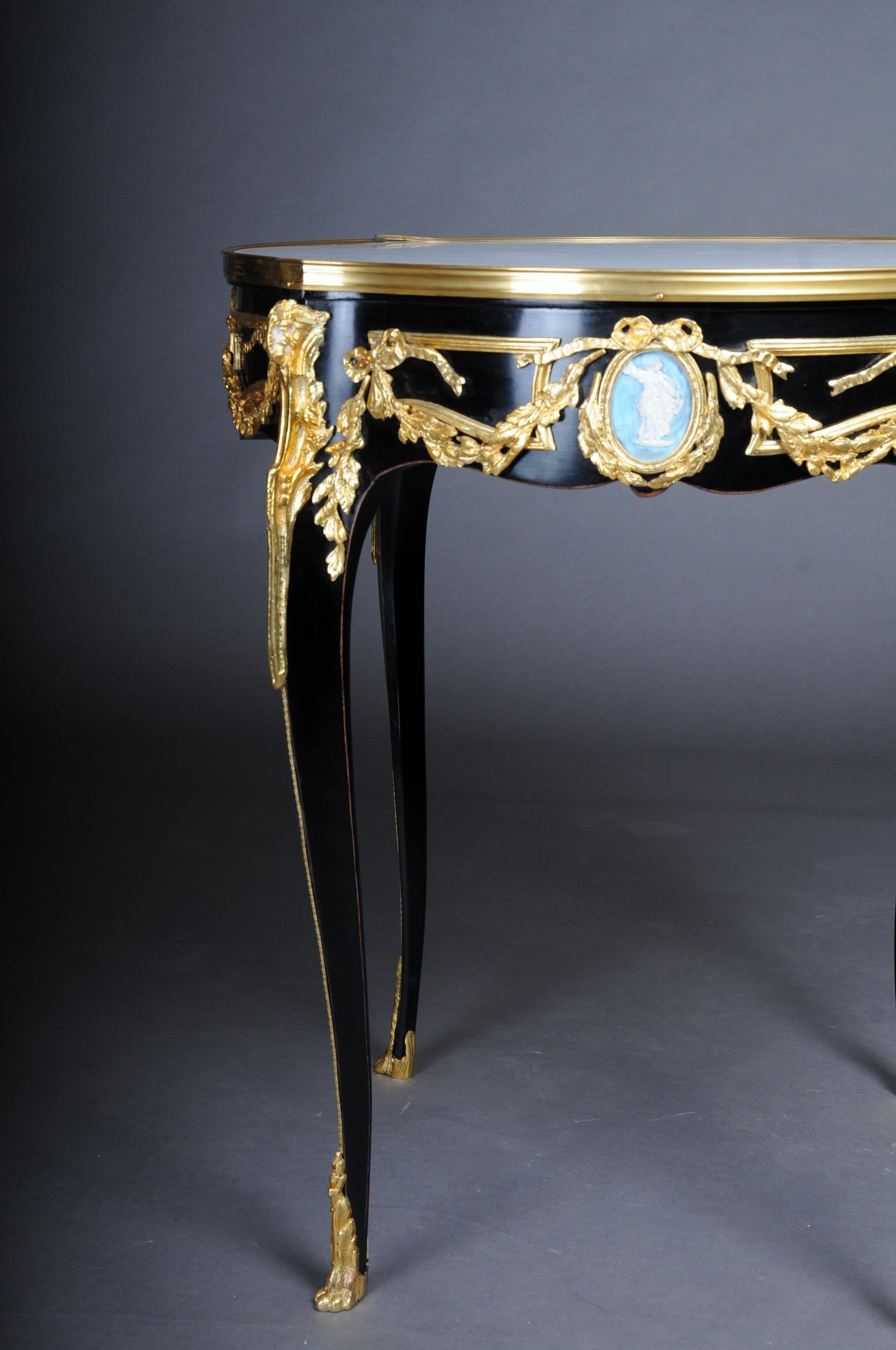 Classic Beistelltisch 20. Jahrhundert, vergoldete Bronze, schwarz, Louis XV im Angebot 3