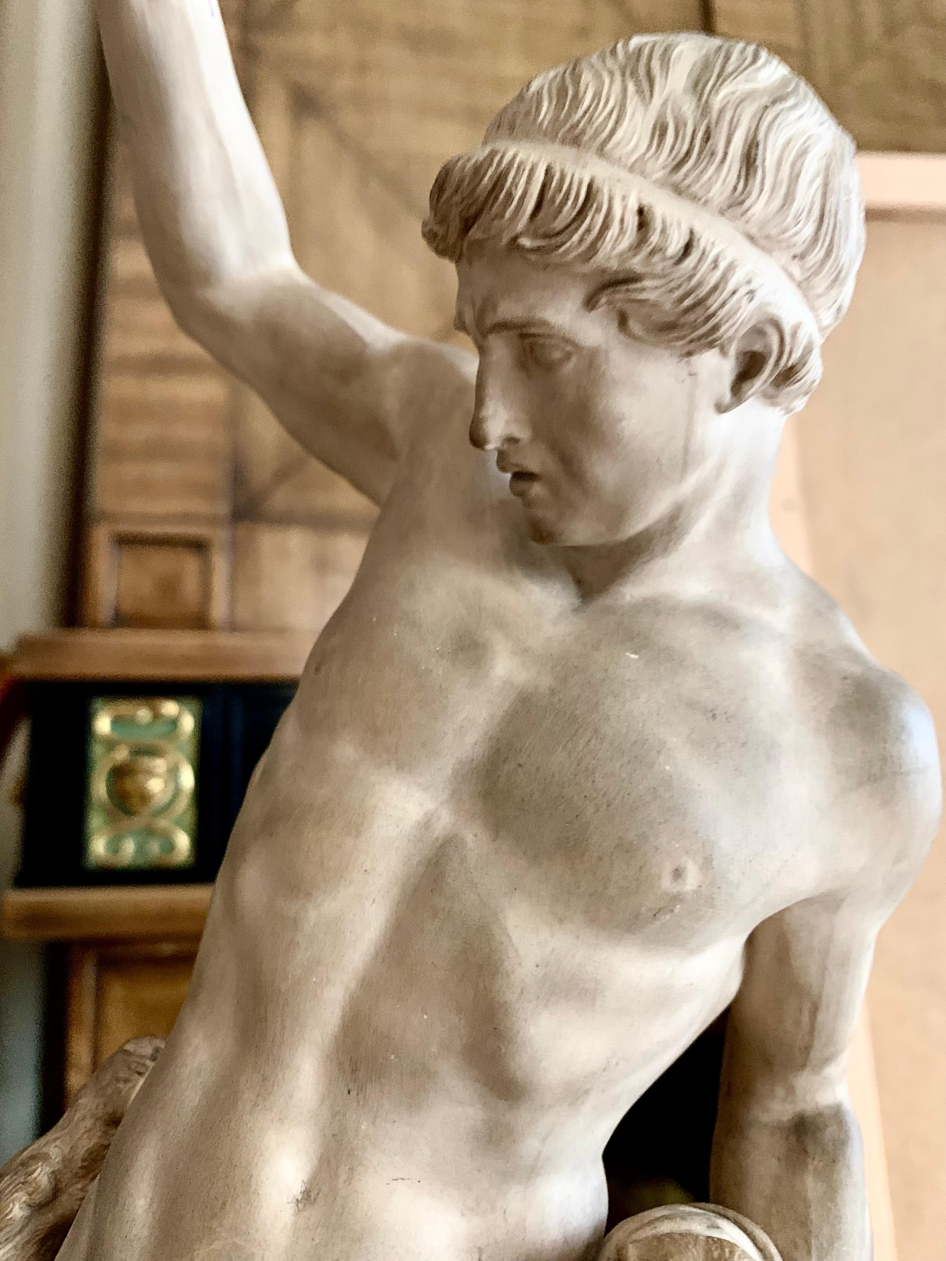 20e siècle Sculpture classique en terre cuite Jeune homme se battant avec un lion  en vente 1