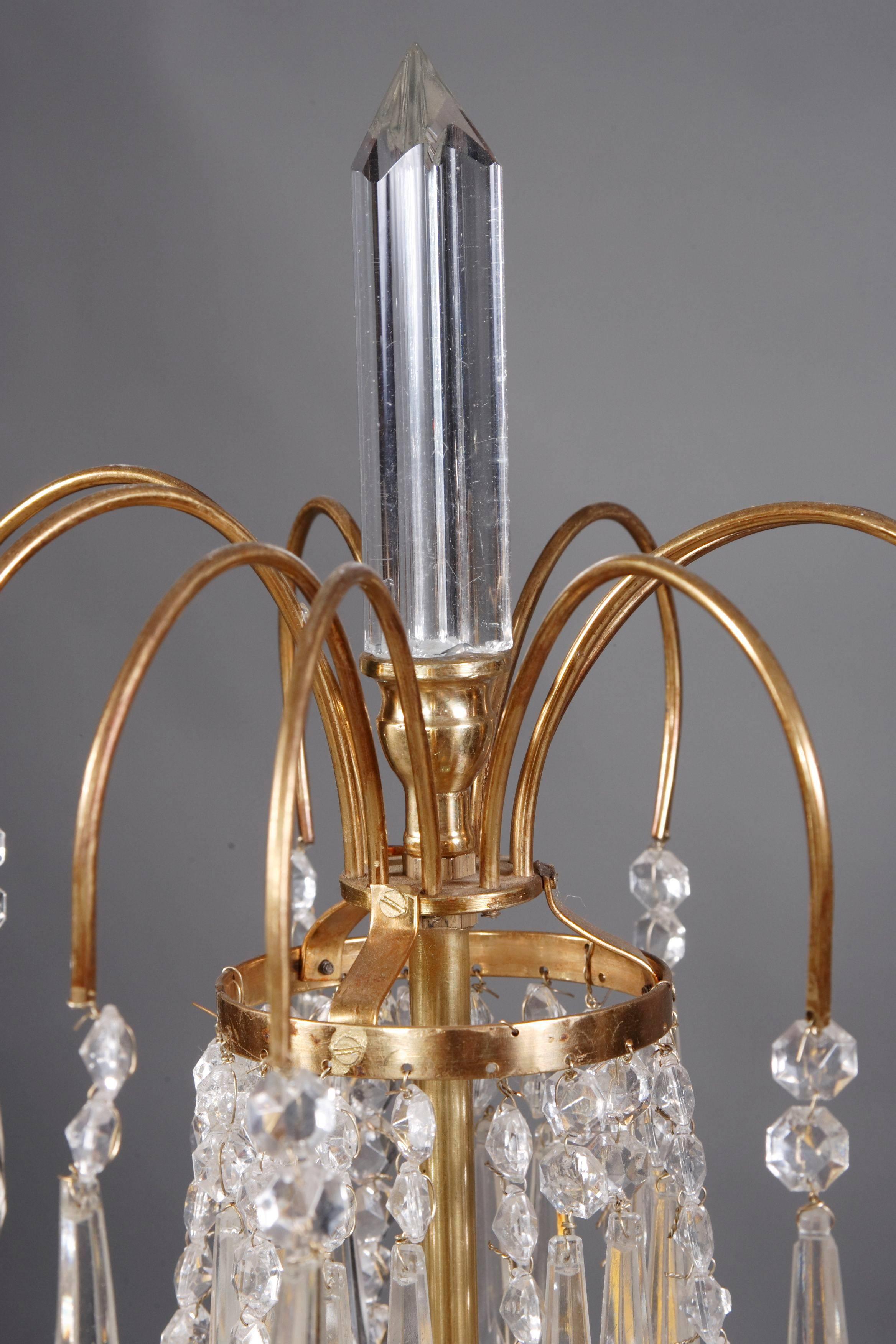 Marble with brass connections and facetted handwired, prism cords in the course, drops behang.

(T-Hud-20).
