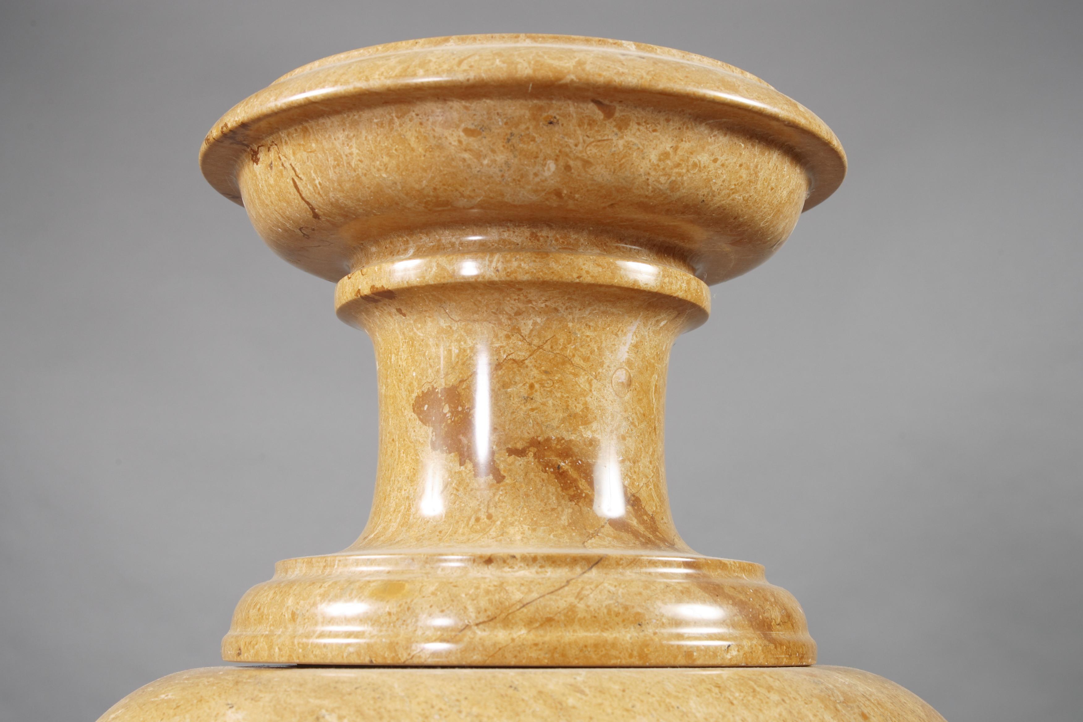 Klassizistische Marmorkrater-Vase des 20. Jahrhunderts im Angebot 7