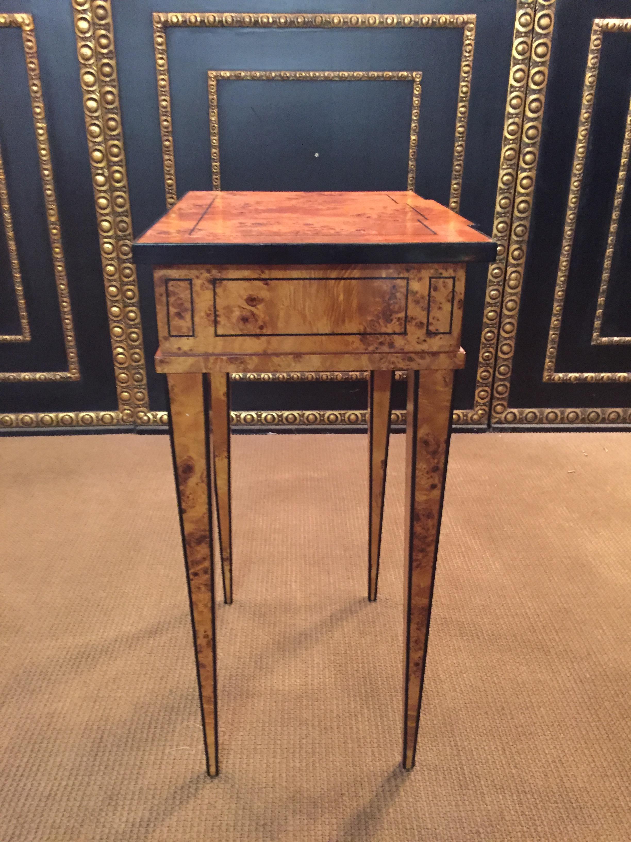Veneer 20th Century Classicist Style Occasional Table
