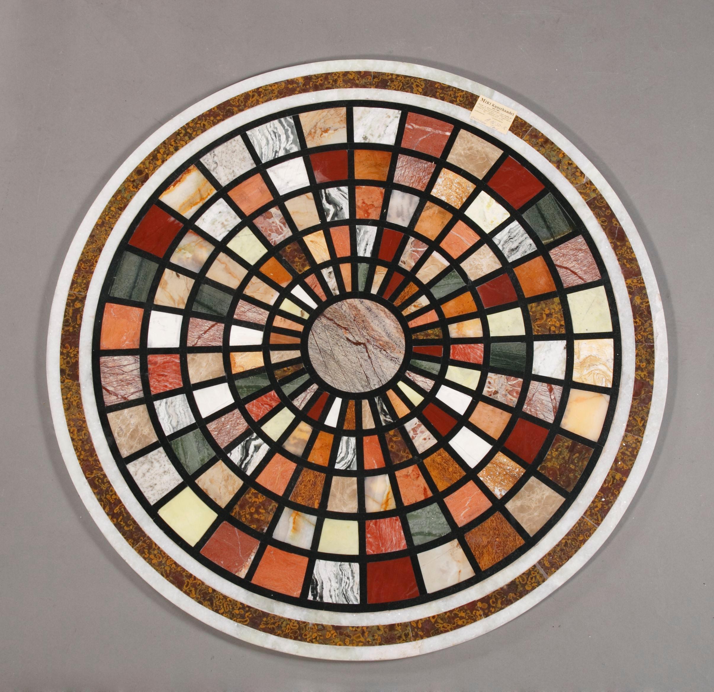Klassischer Pietra Dura-Tischteller/Tischplatte im Stil des 20. Jahrhunderts (Marmor) im Angebot