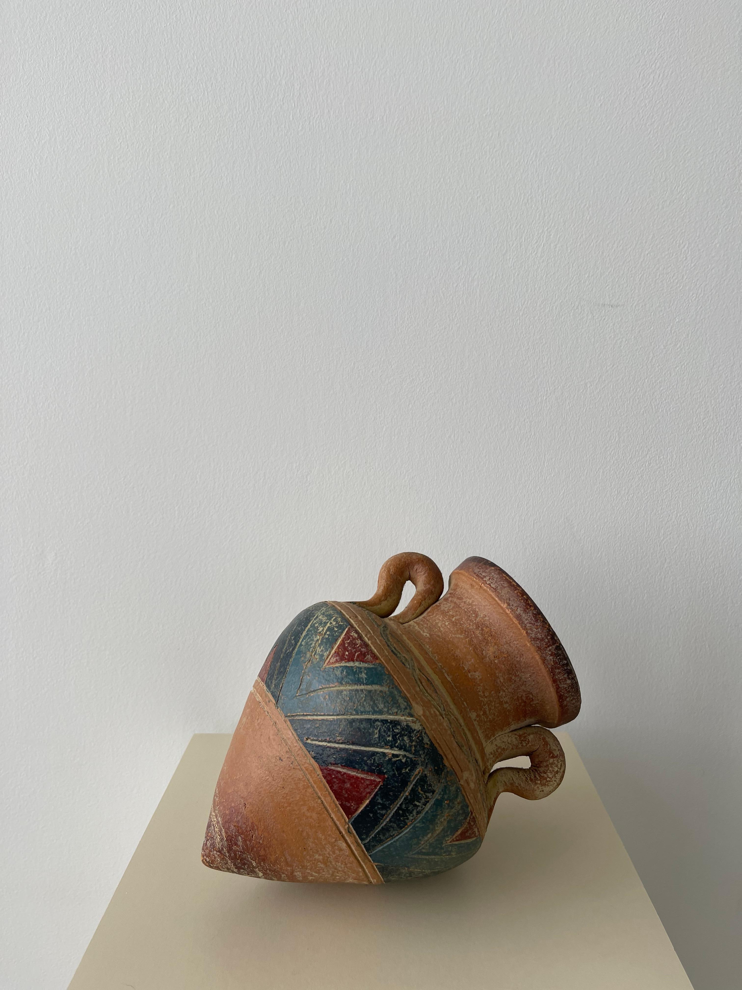 Ceramica Vaso ad anfora in argilla del XX secolo in vendita