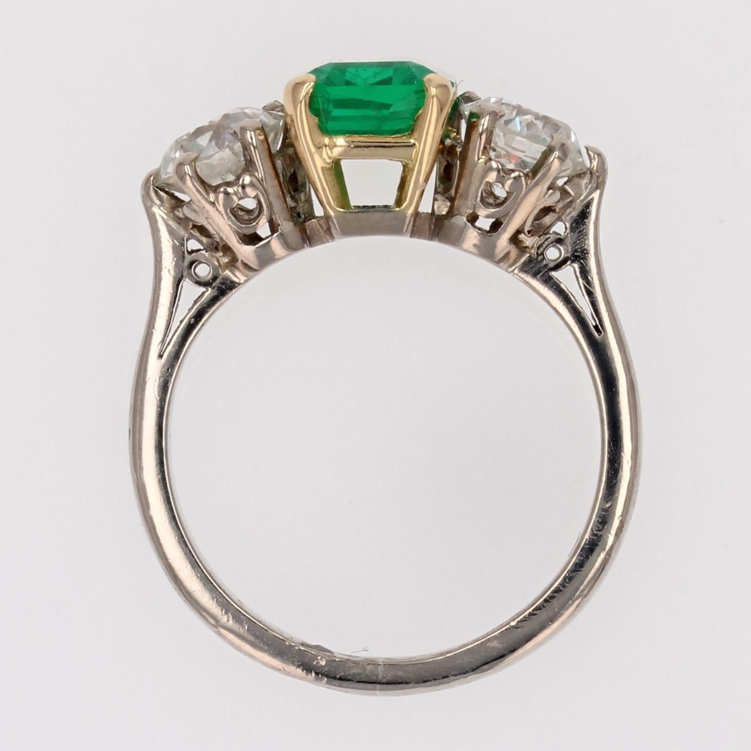 20th Century Colombian Emerald Diamond 18 Karat White Yellow Gold Ring For Sale 9