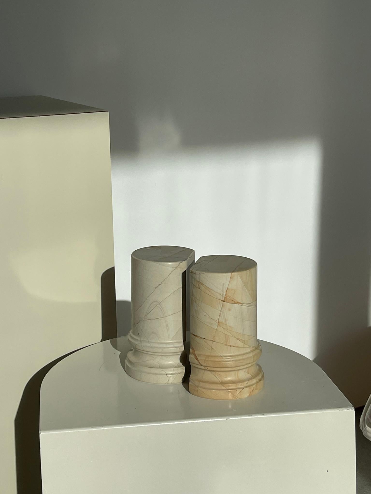 20th century column stone bookends with a beautiful finish with a natural, neutral color.

Dimensions:
4