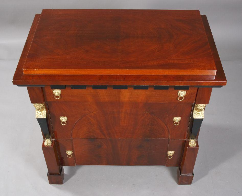 20th Century Commode in Empire Style Mahogany For Sale 2