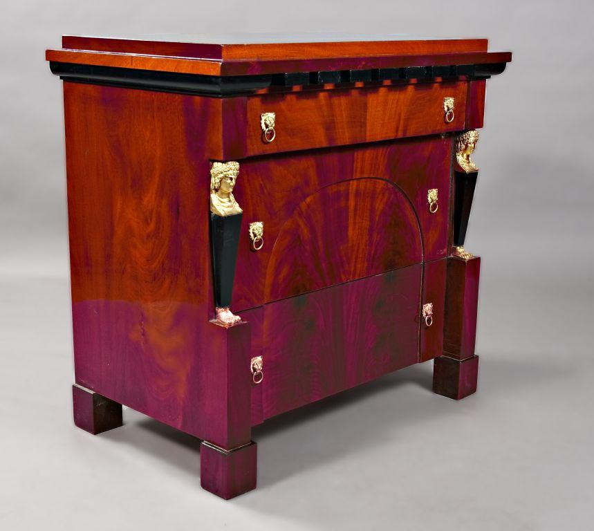 20th Century Commode in Empire Style Mahogany For Sale 4