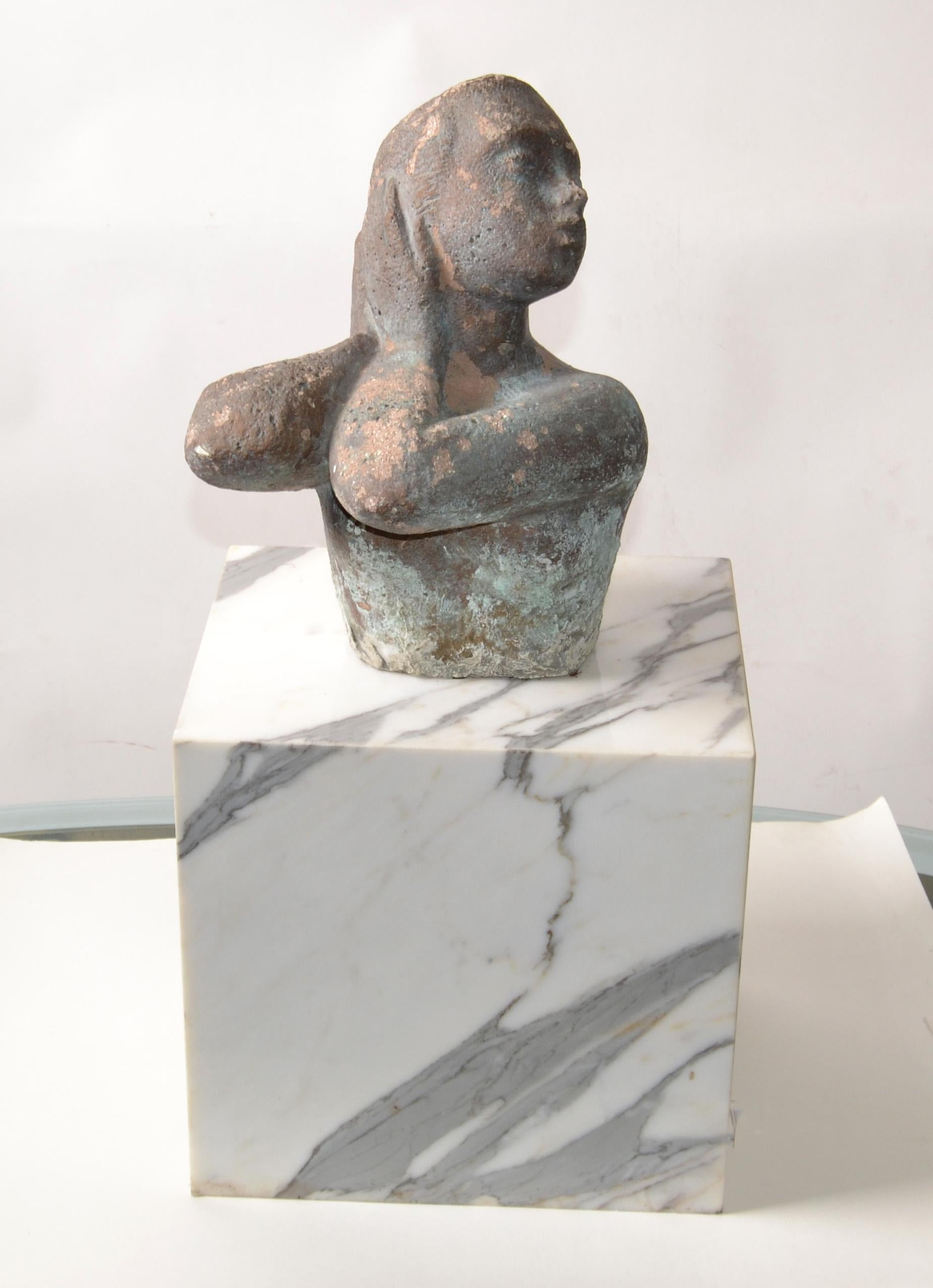 20th Century Concrete Lady Bust Attributed to Chuck Dodson Mounted Sculpture In Good Condition For Sale In Miami, FL