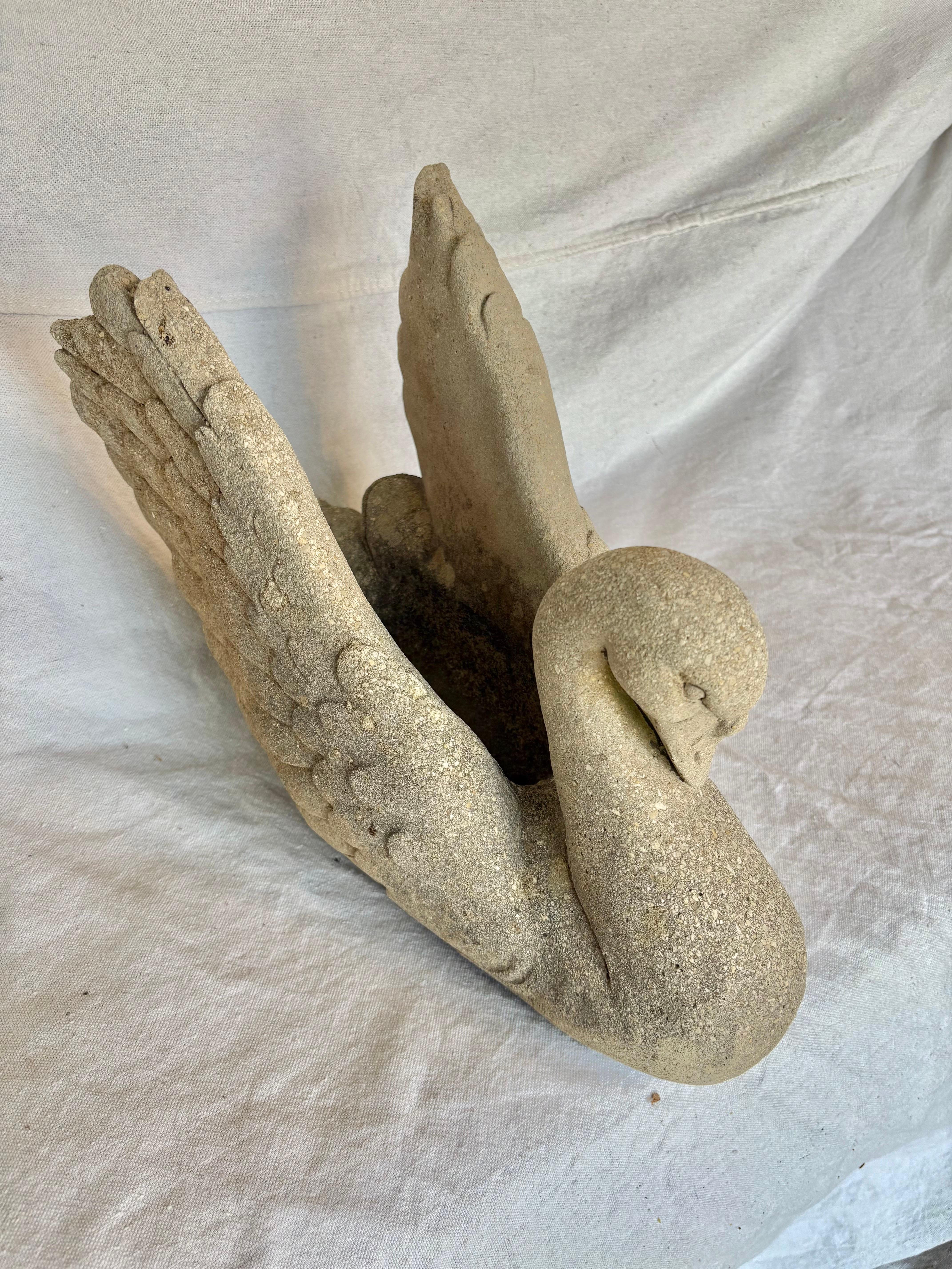 Jardinière Swan en béton du 20e siècle en vente 4