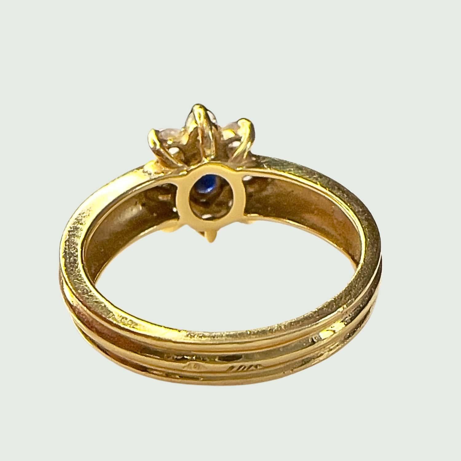 Zeitgenössischer Ring mit Diamanten und Saphiren aus 18k Gelbgold des 20. im Zustand „Gut“ im Angebot in MADRID, ES