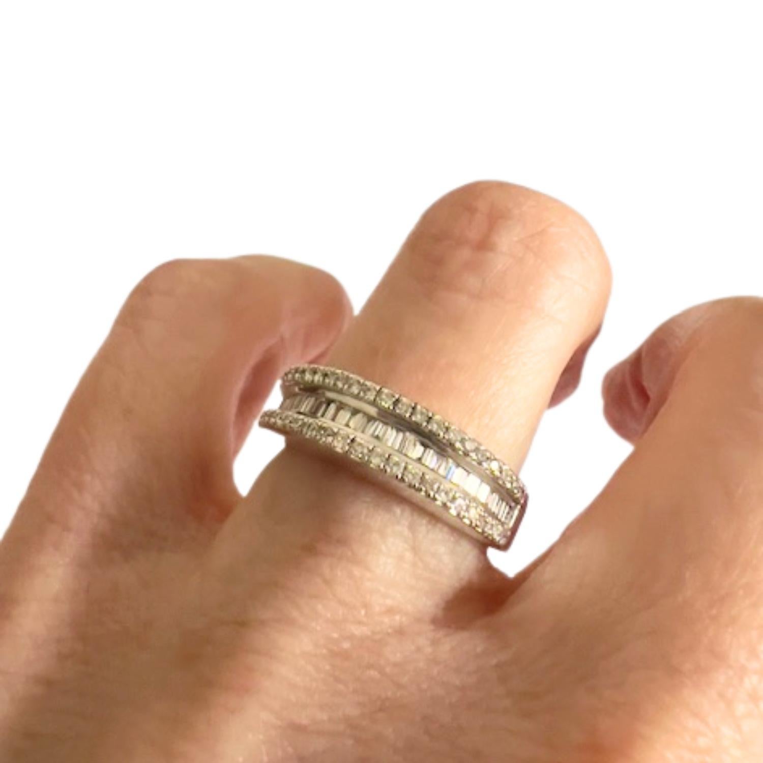 Contemporaneo Anello in stile contemporaneo del XX secolo con diamanti da 0,48 carati in oro 18 carati in vendita