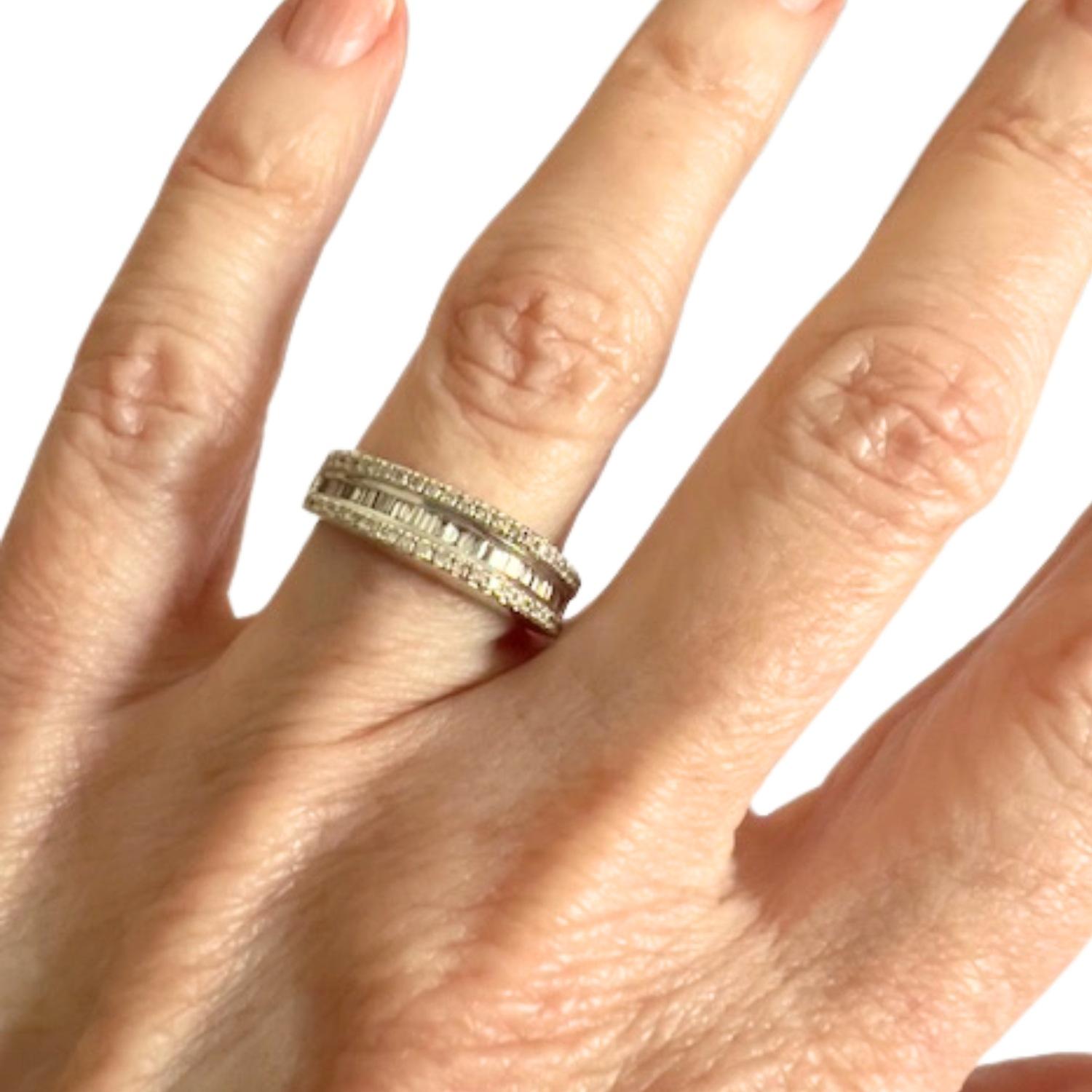 Anello in stile contemporaneo del XX secolo con diamanti da 0,48 carati in oro 18 carati In condizioni buone in vendita a MADRID, ES