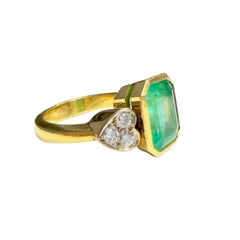 0.30 carat Diamonds and 4.45 carat Emeralds Cluster Cocktail Ring