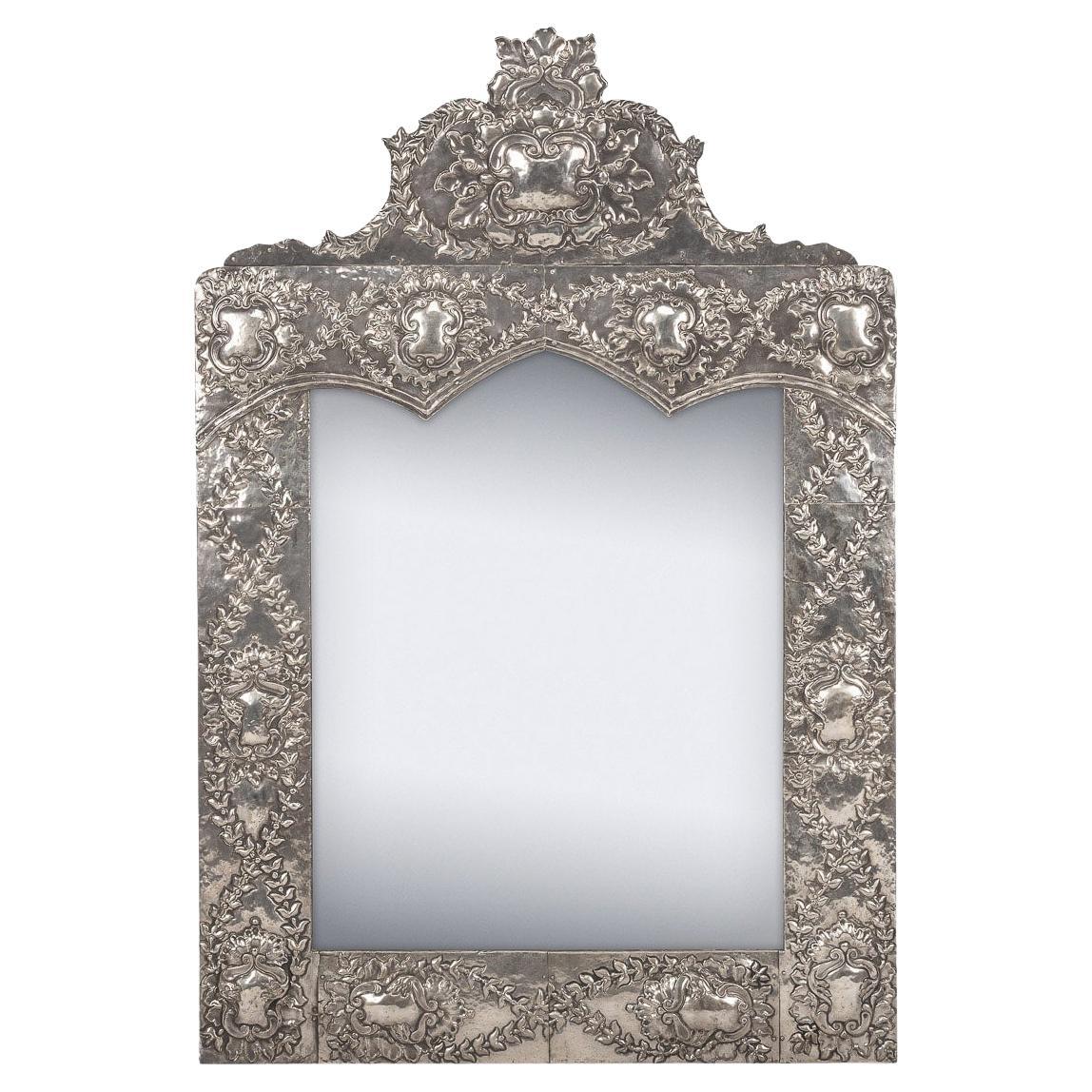 Specchio da parete continentale in argento massiccio del XX secolo, 1900 ca. in vendita