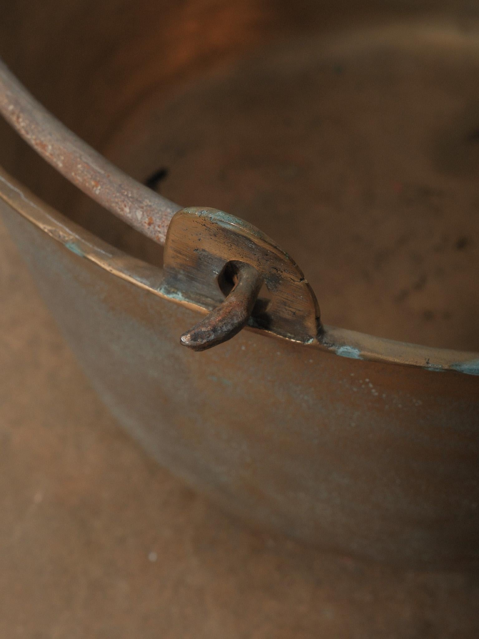 20th Century Copper Vessel with Forged Swing Handle en venta 5