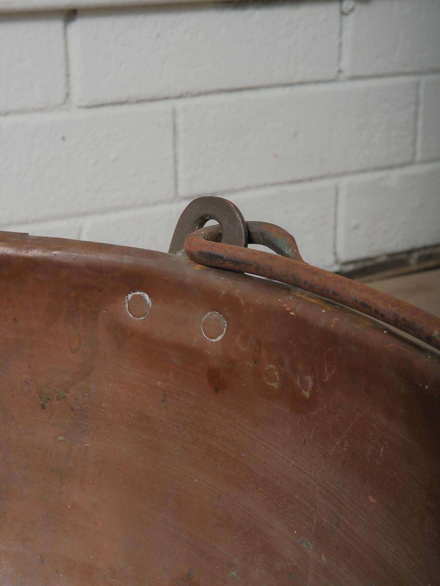 20th Century Copper Vessel with Single Swinging Handle en venta 2
