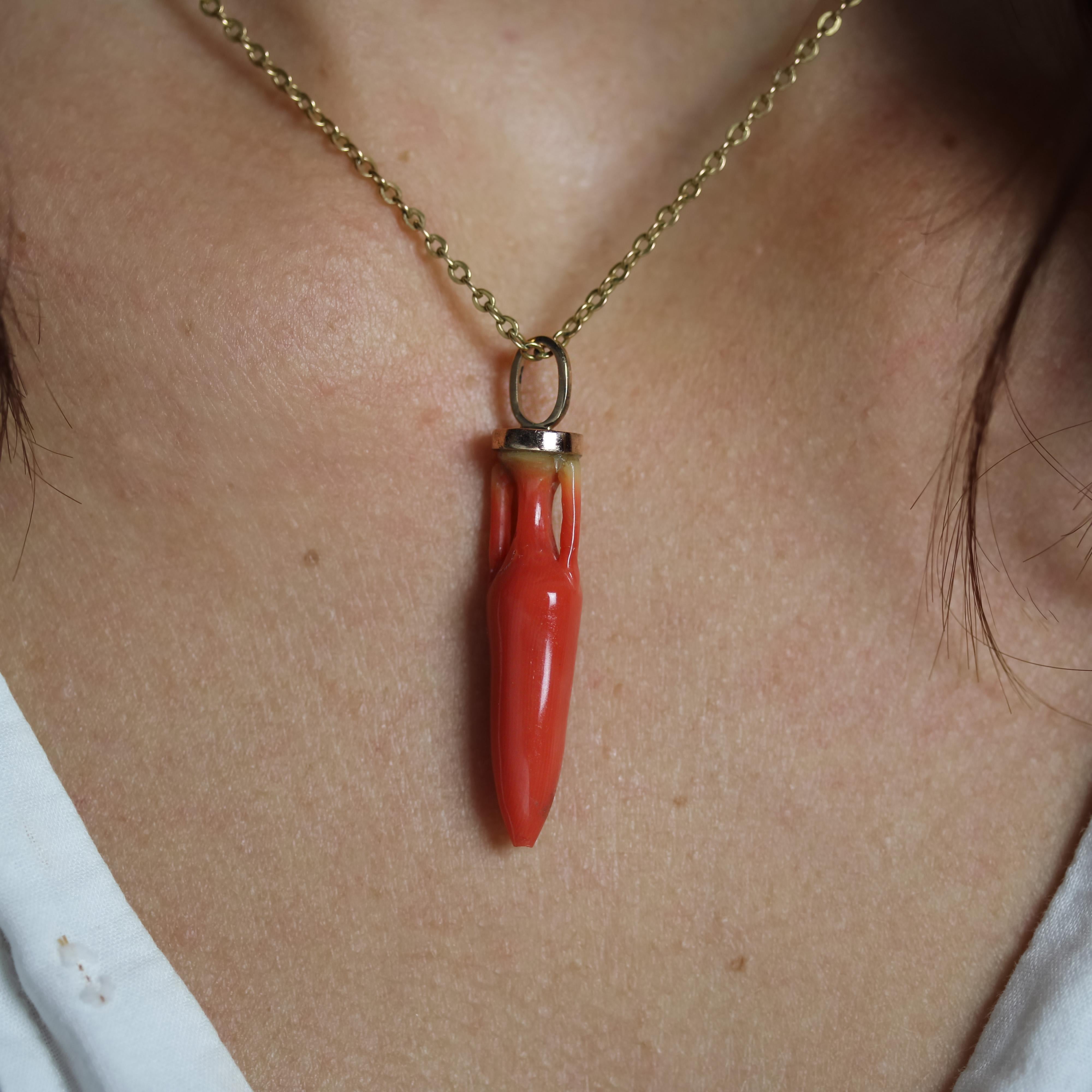 Pendentif en or rose 18 carats Coral Amphora du 20e siècle en vente 1